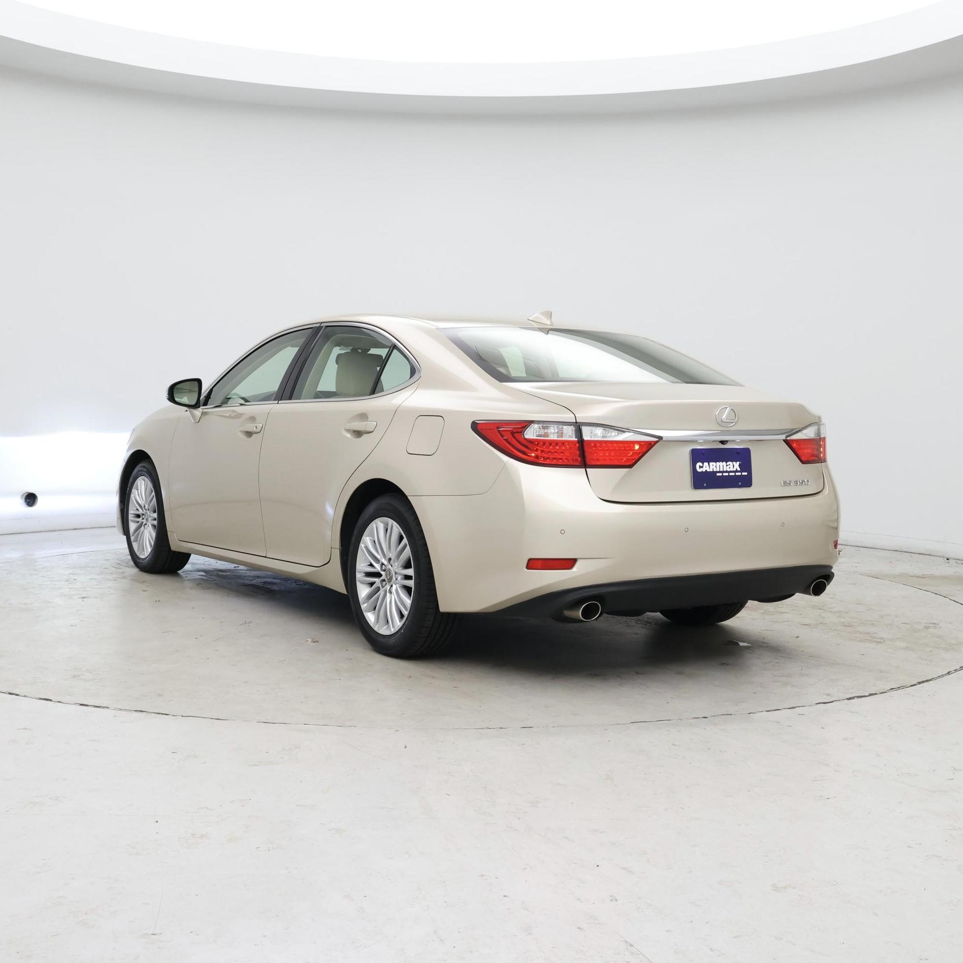 Thumbnail: 2015 Lexus ES - 2