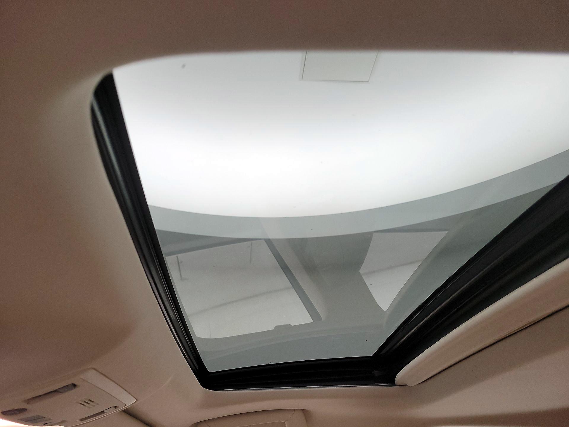 Thumbnail: 2015 Lexus ES - 20