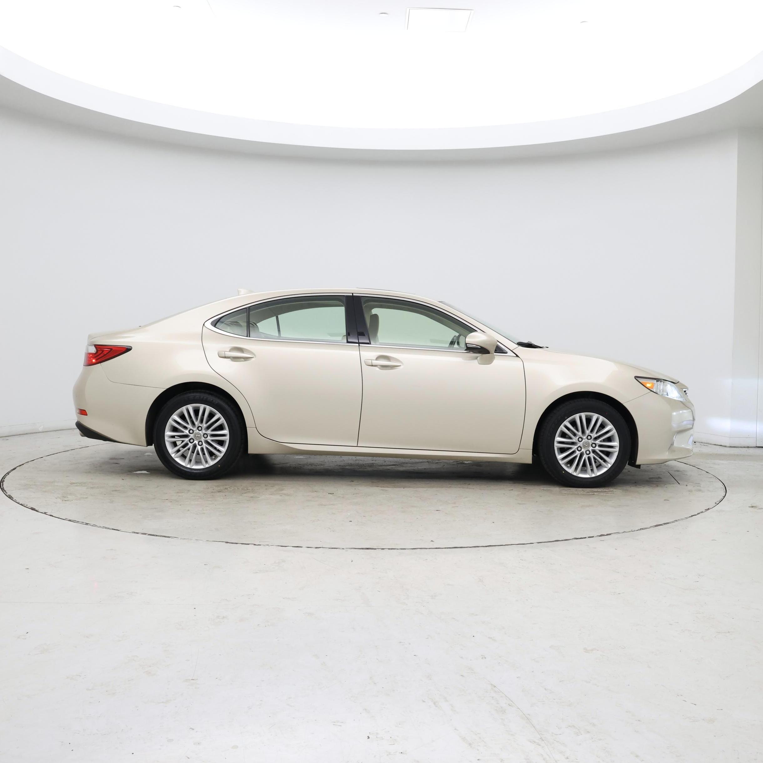 Thumbnail: 2015 Lexus ES - 7