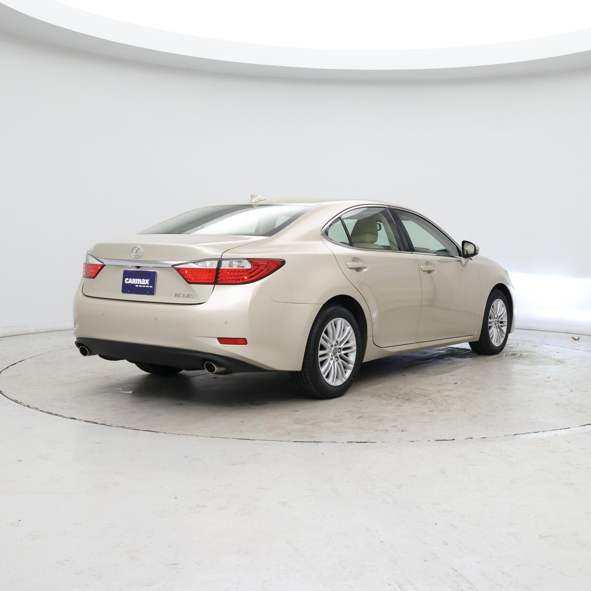 Thumbnail: 2015 Lexus ES - 8