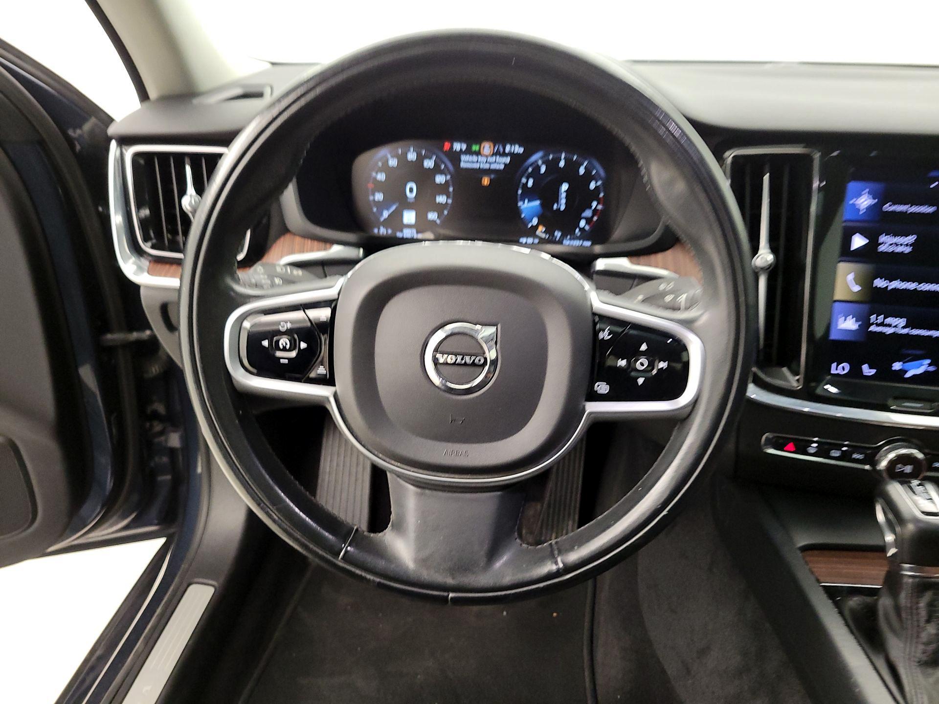 Thumbnail: 2021 Volvo S60 - 10