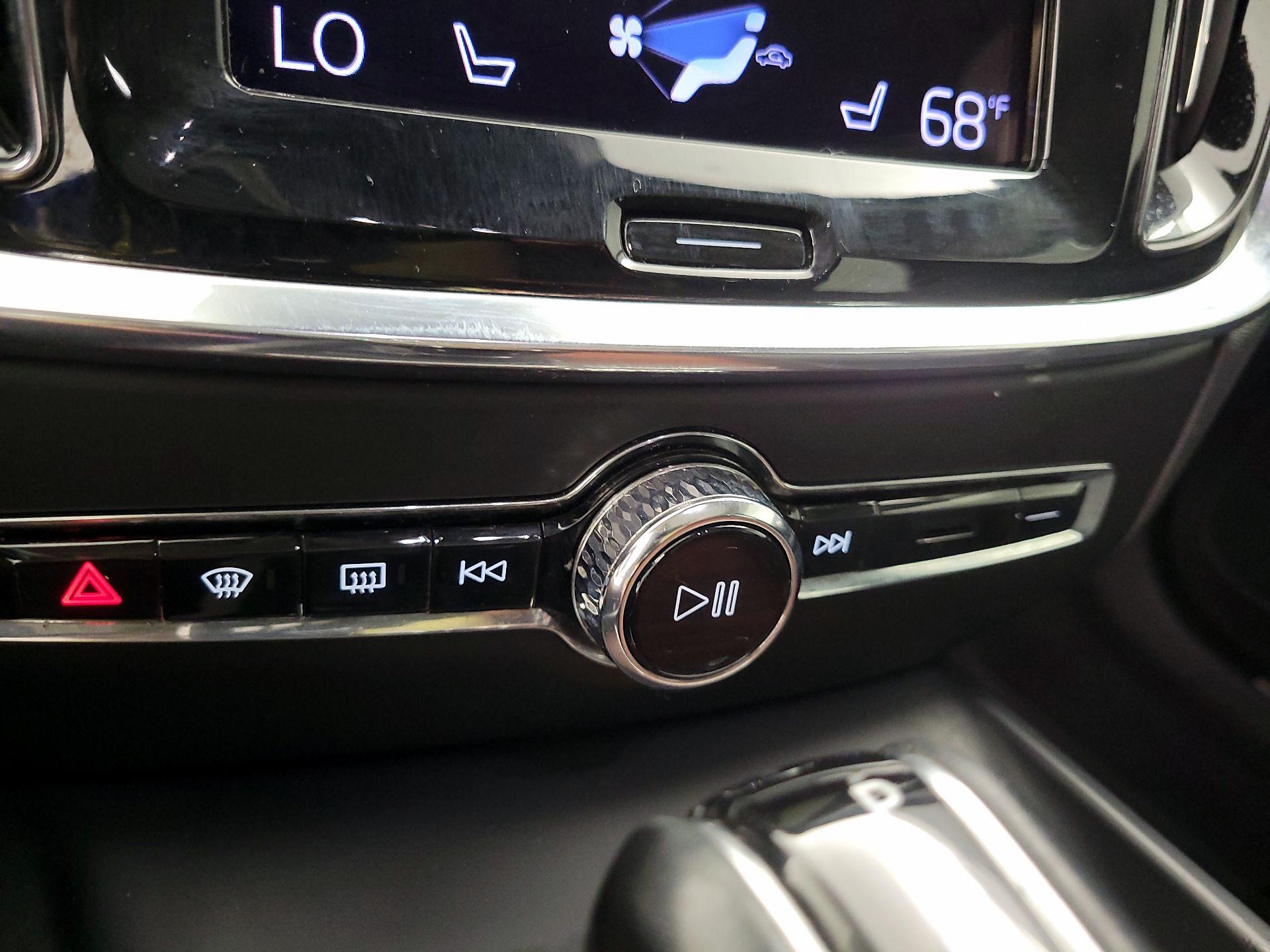 Thumbnail: 2021 Volvo S60 - 16