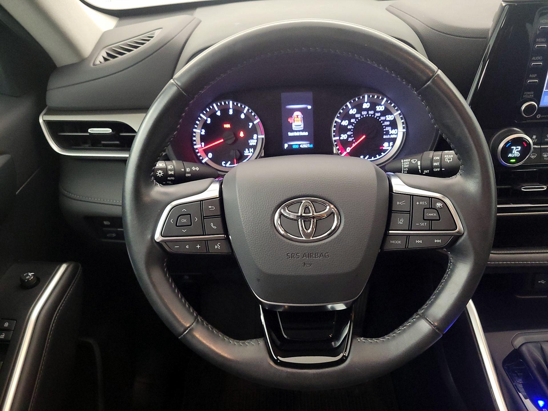 Thumbnail: 2021 Toyota Highlander - 10