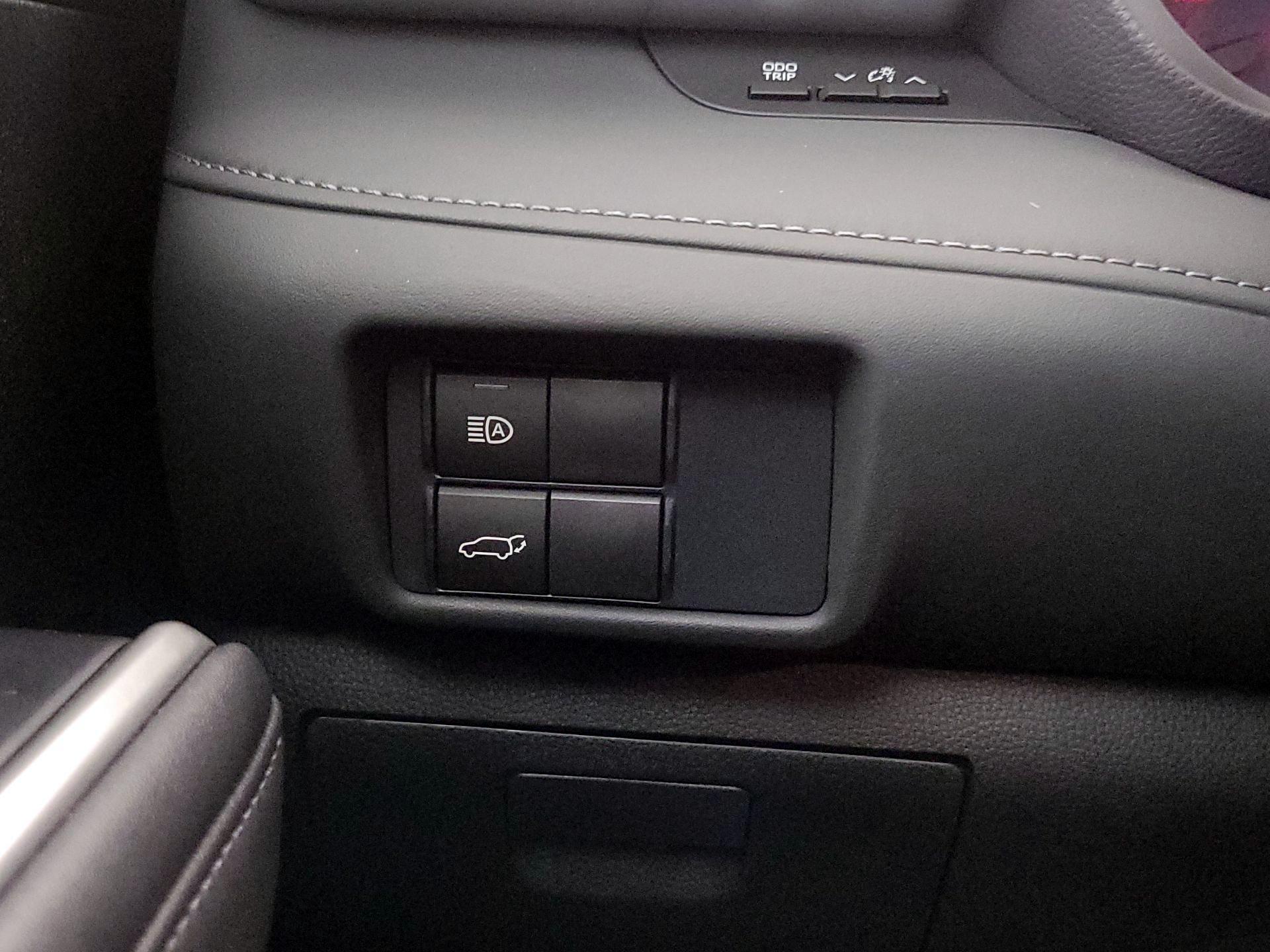 Thumbnail: 2021 Toyota Highlander - 13