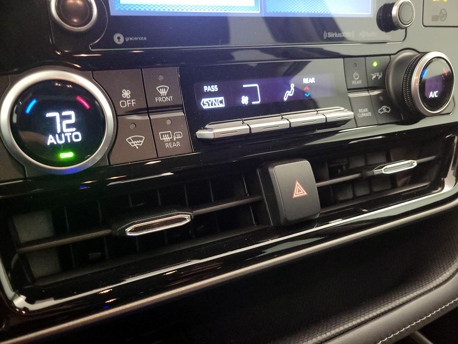 Thumbnail: 2021 Toyota Highlander - 16