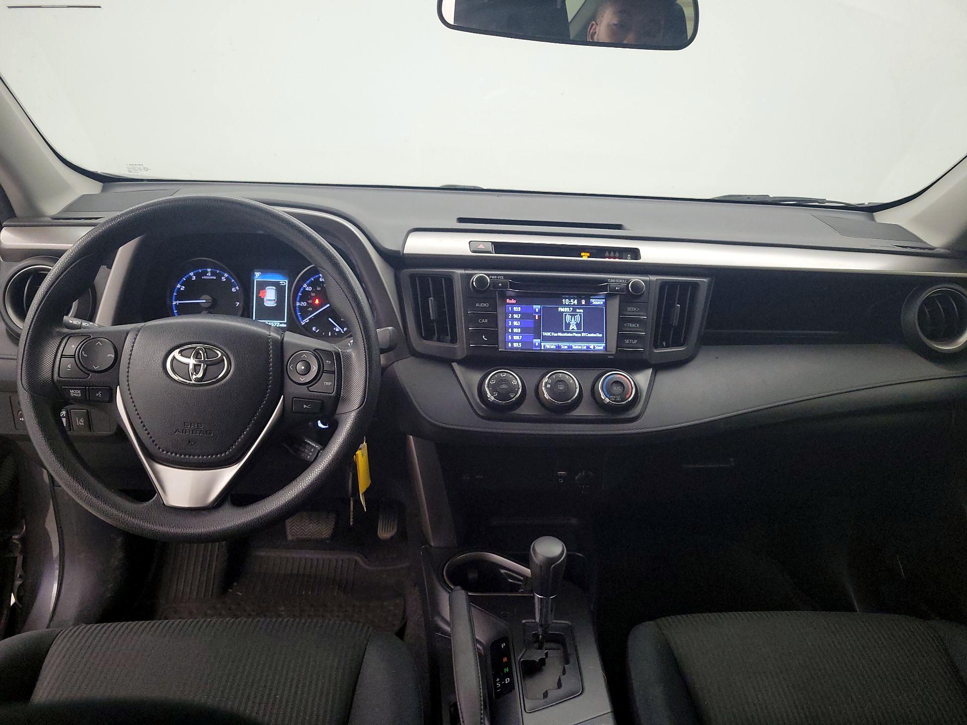 Thumbnail: 2017 Toyota RAV4 - 9