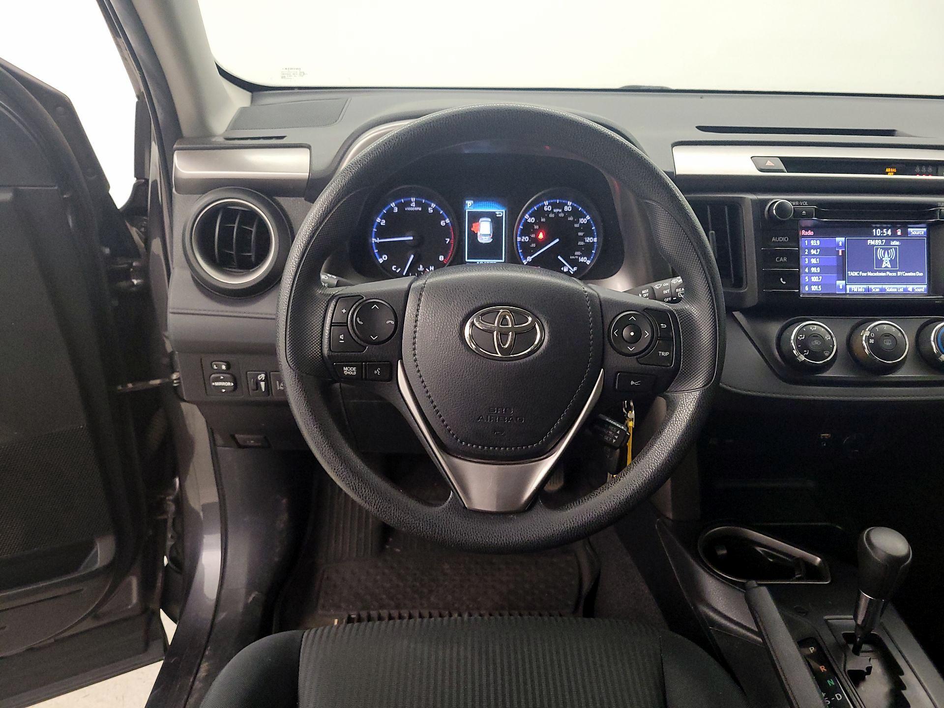 Thumbnail: 2017 Toyota RAV4 - 10
