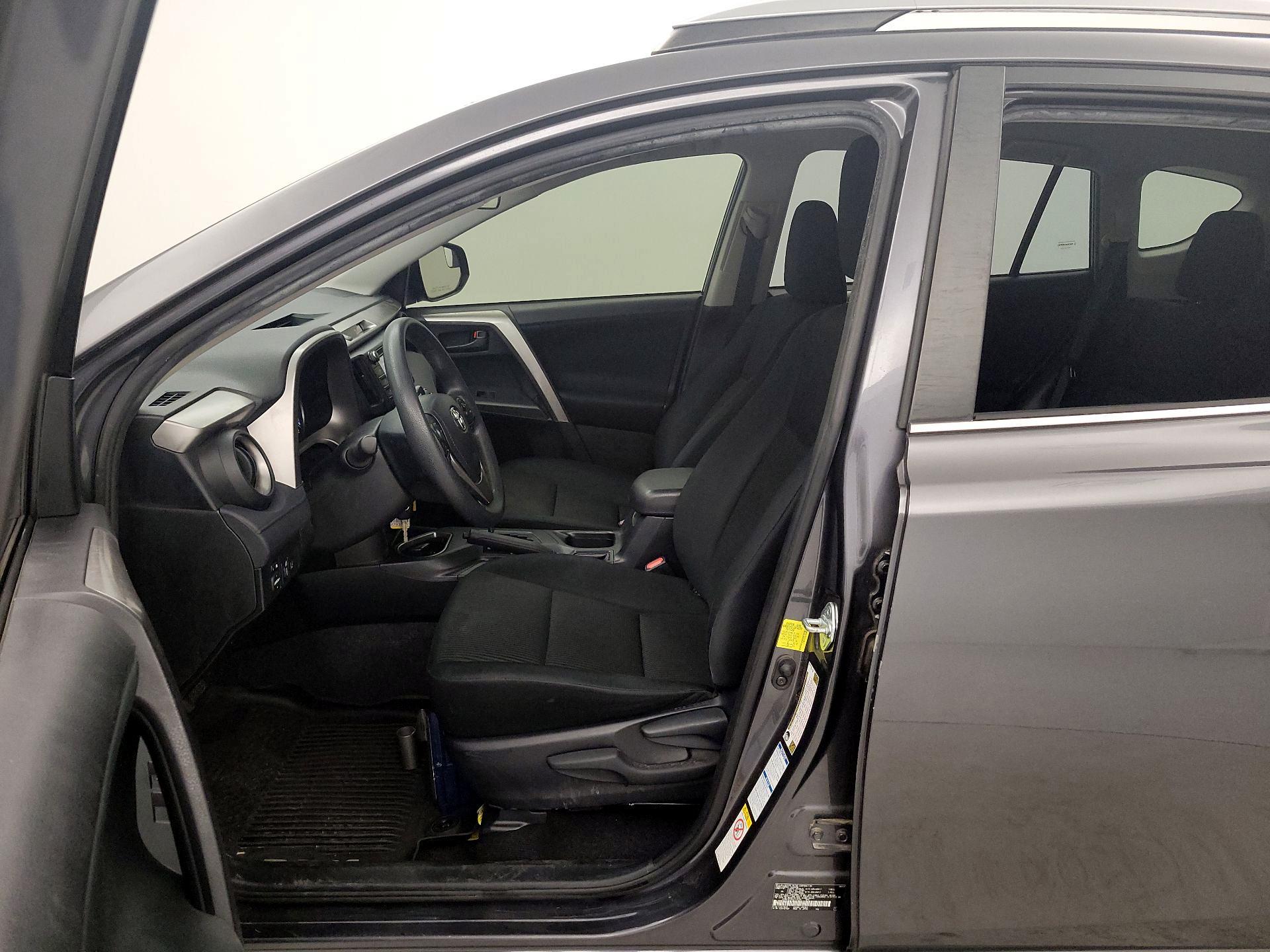 Thumbnail: 2017 Toyota RAV4 - 11