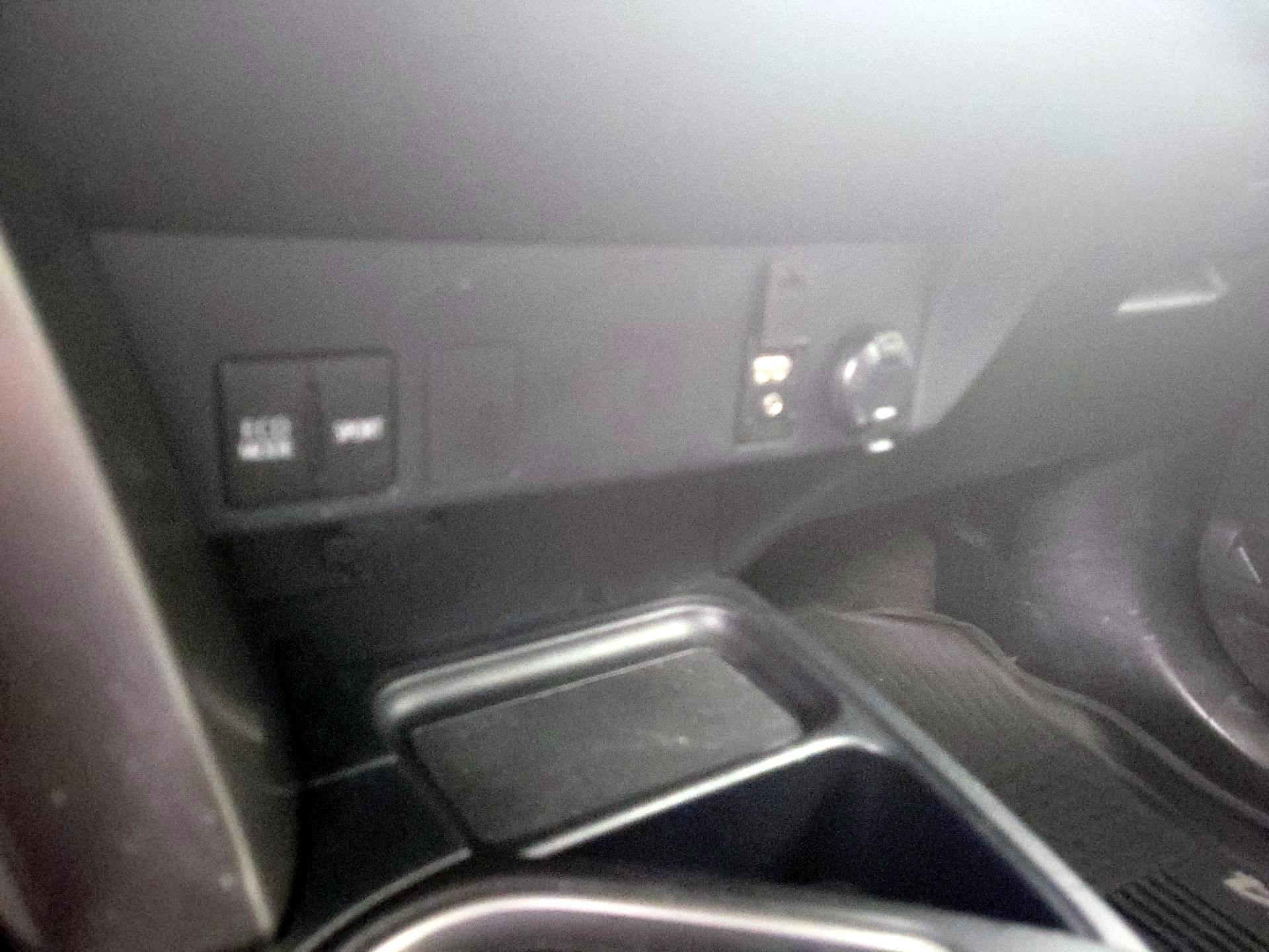 Thumbnail: 2017 Toyota RAV4 - 18