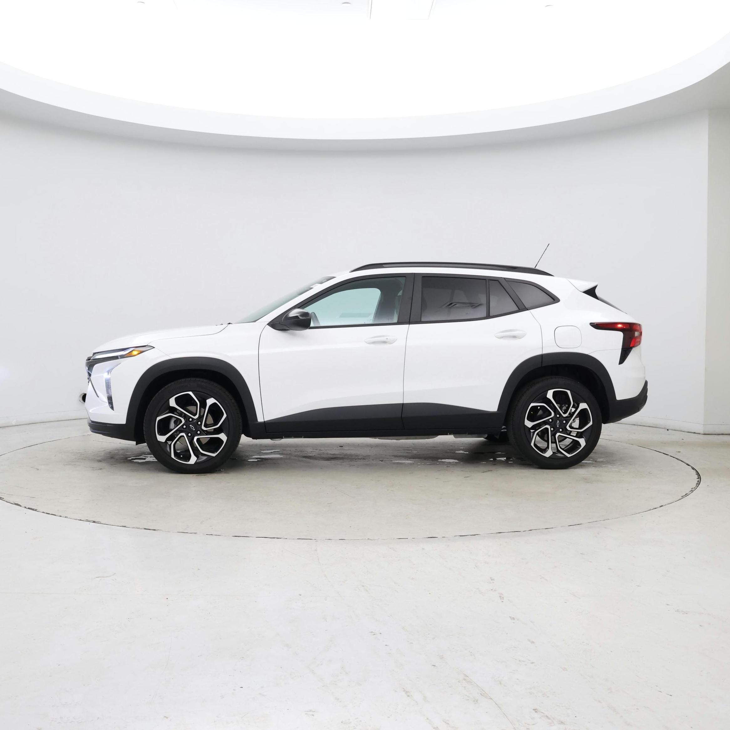 Thumbnail: 2024 Chevrolet Trax - 3