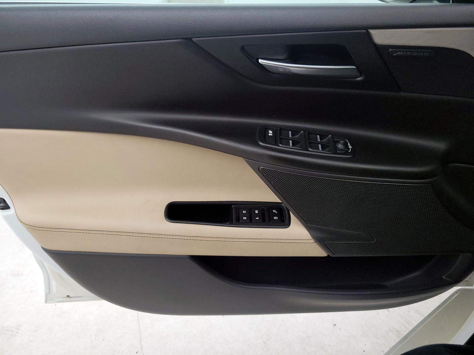 Thumbnail: 2018 Jaguar XE - 12