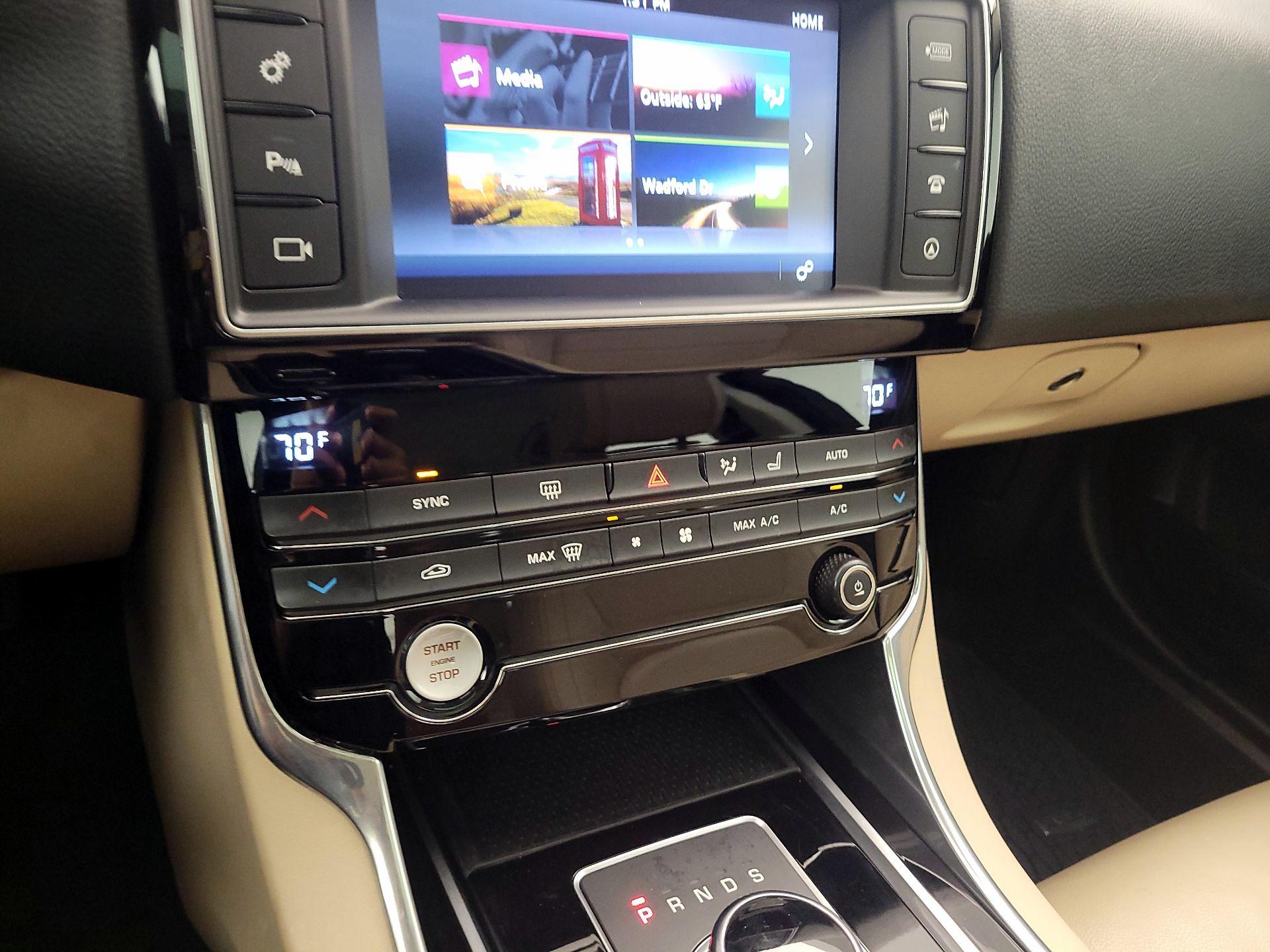 Thumbnail: 2018 Jaguar XE - 16