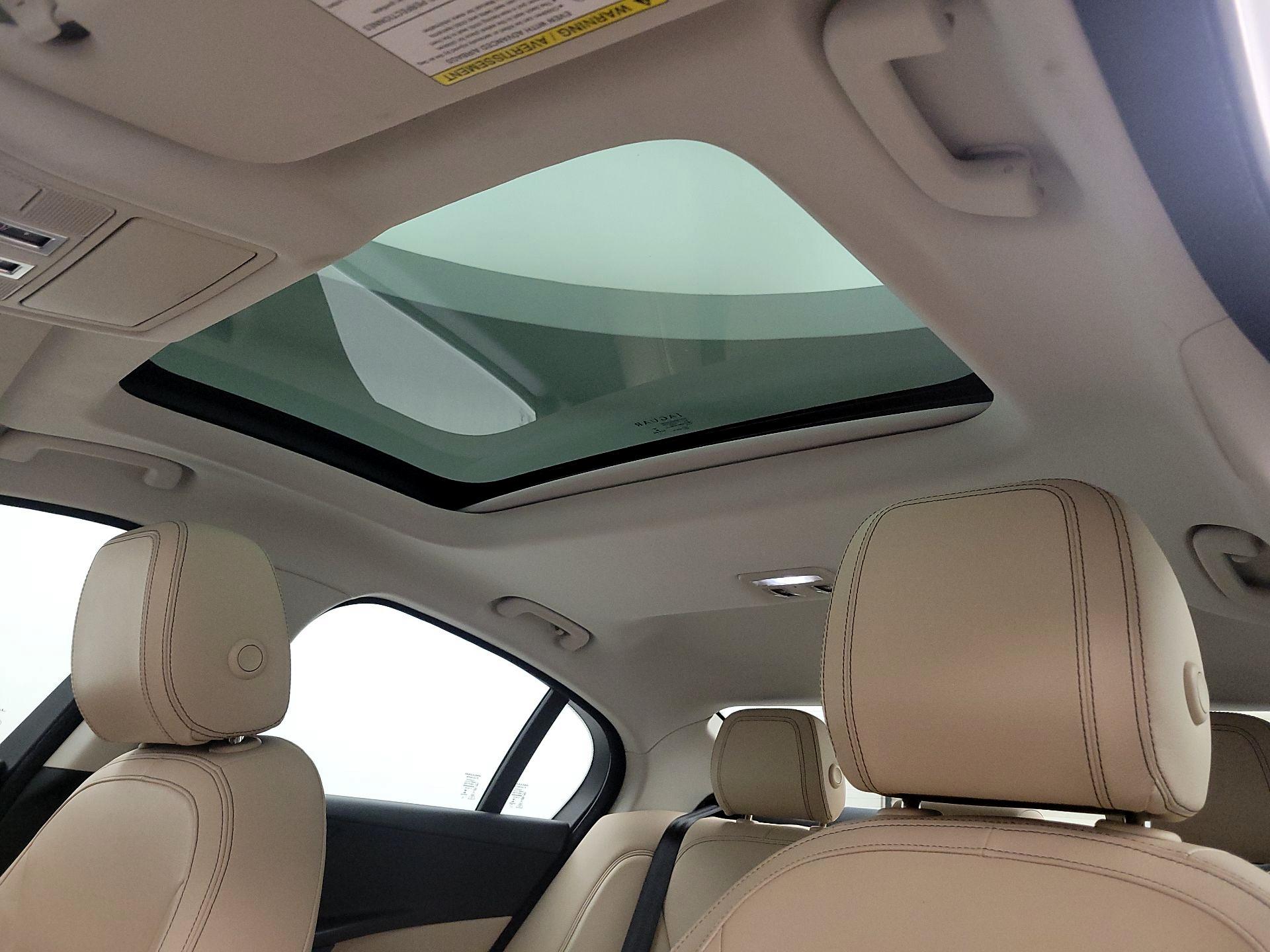 Thumbnail: 2018 Jaguar XE - 19