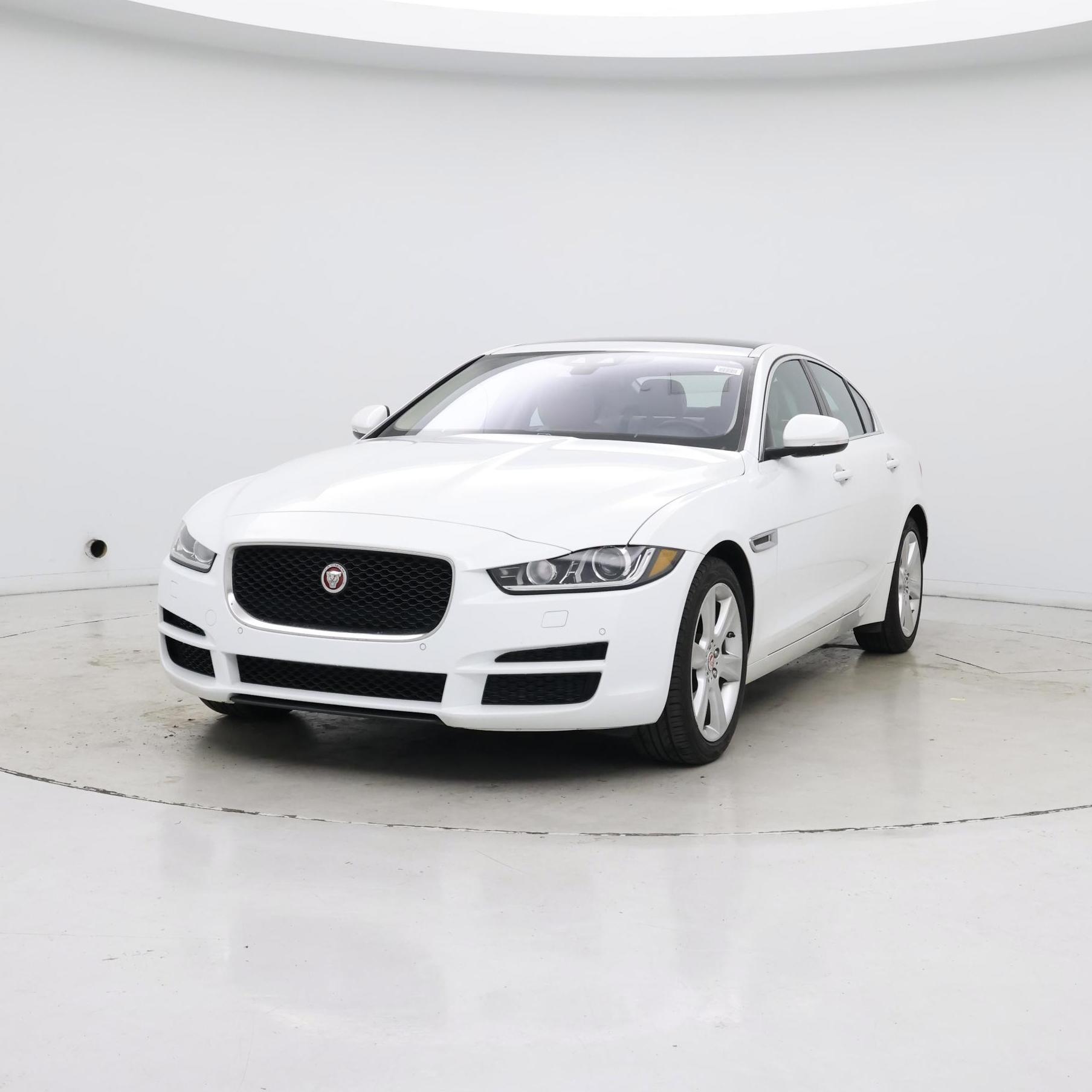 Thumbnail: 2018 Jaguar XE - 4