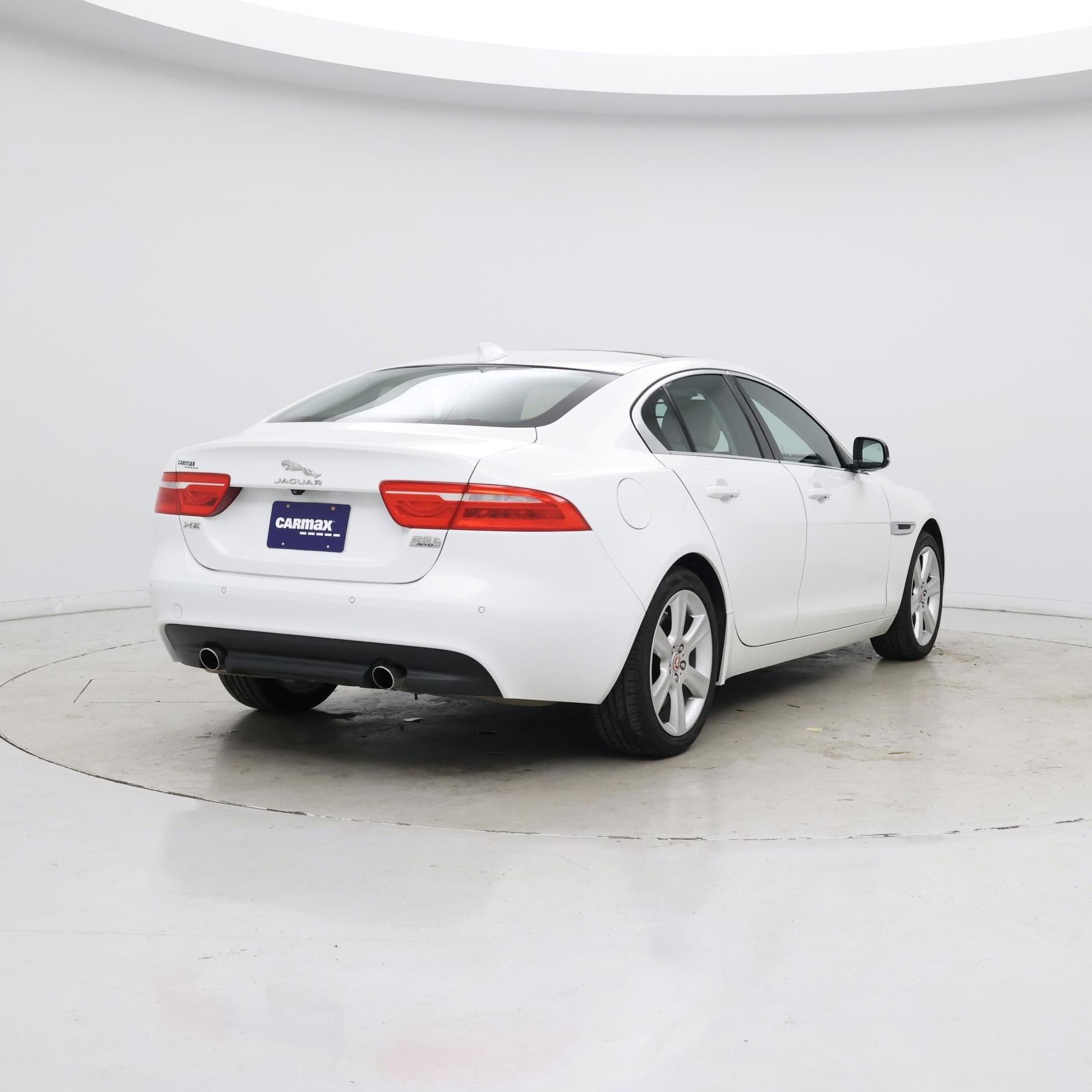 Thumbnail: 2018 Jaguar XE - 8