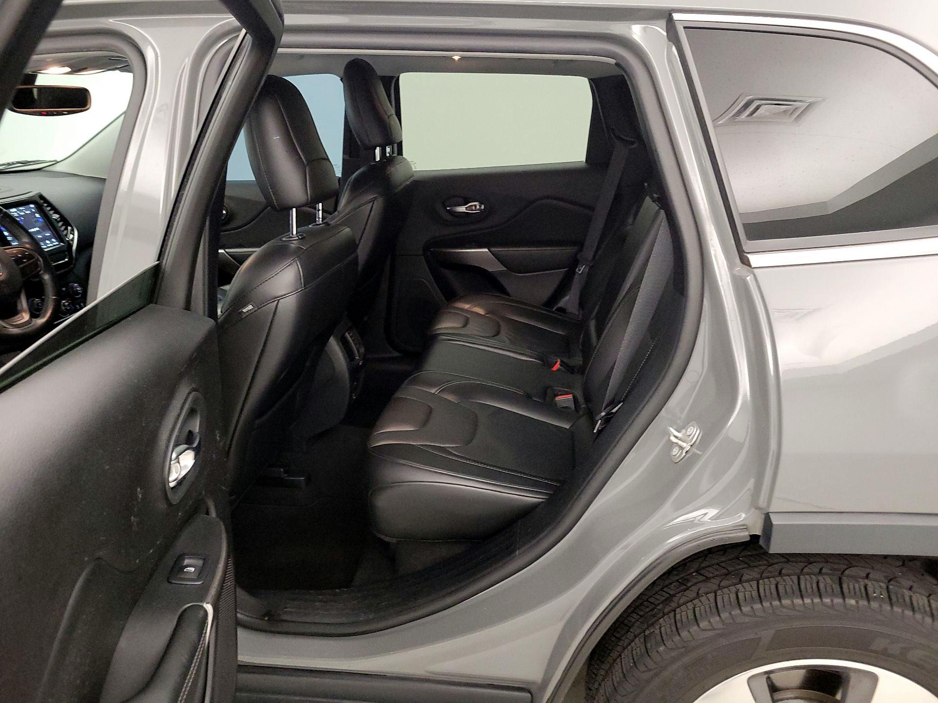 Thumbnail: 2020 Jeep Cherokee - 19