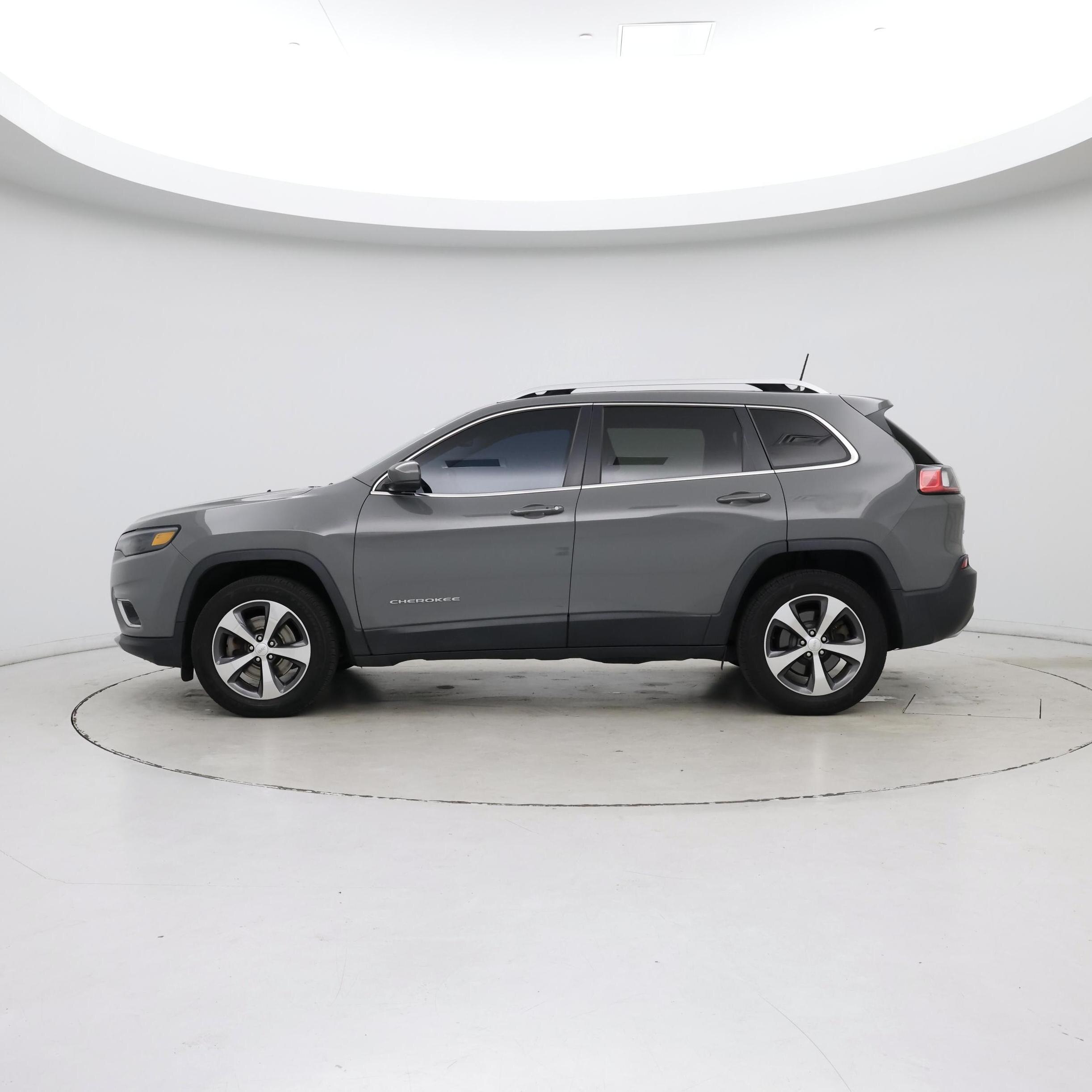 Thumbnail: 2020 Jeep Cherokee - 3