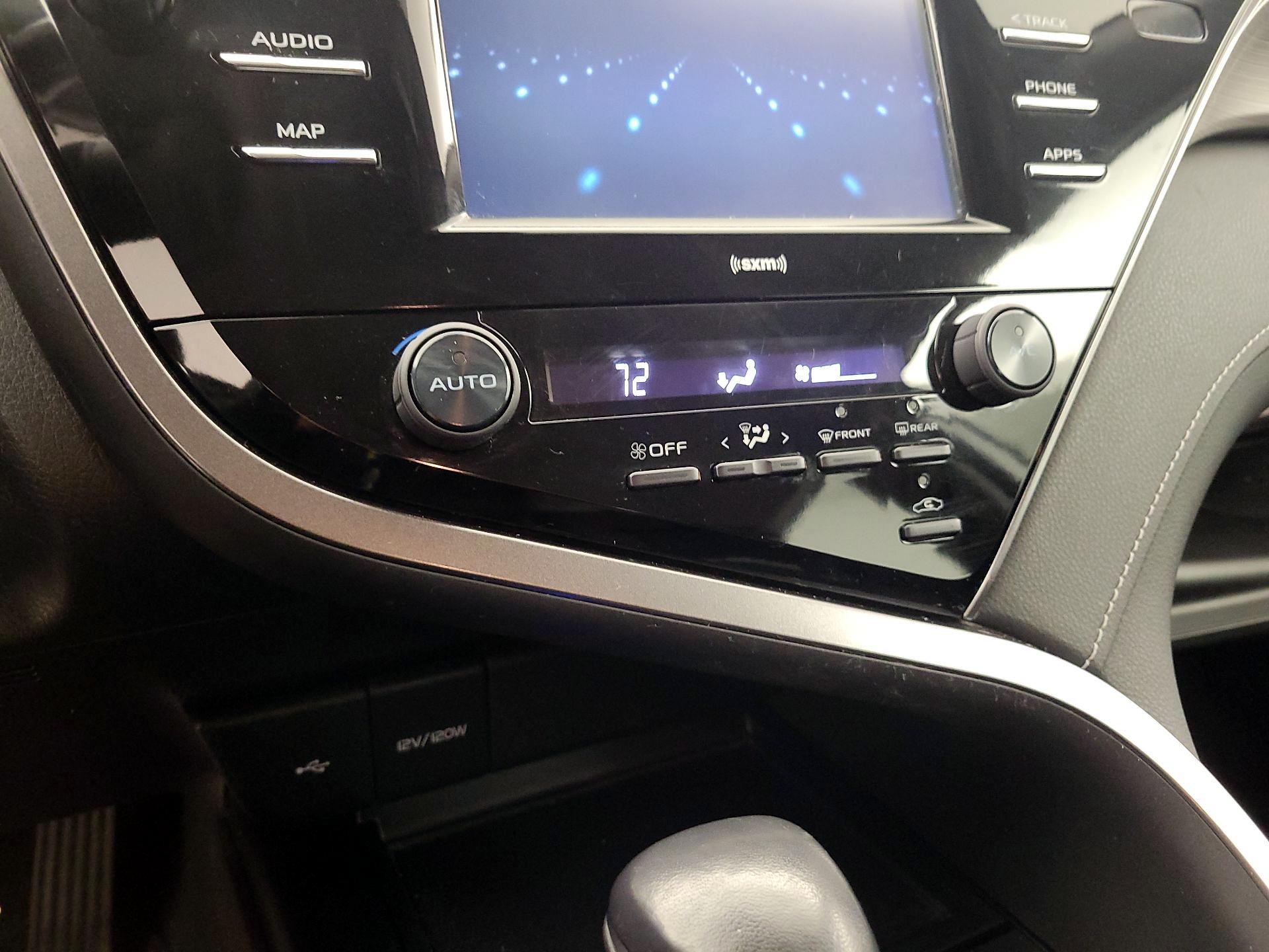 Thumbnail: 2020 Toyota Camry - 16