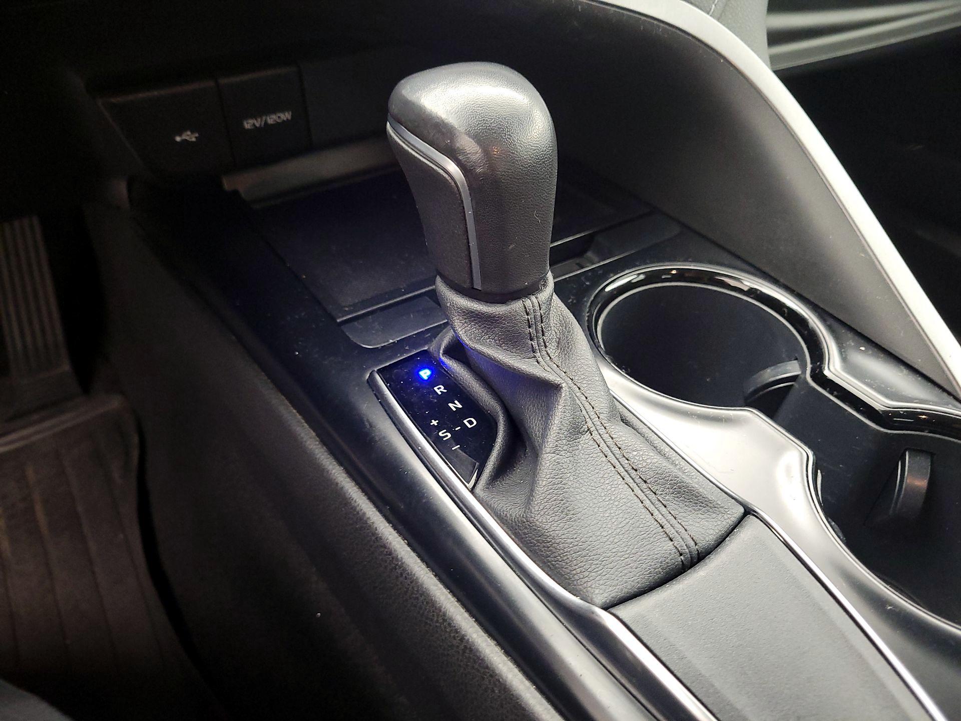 Thumbnail: 2020 Toyota Camry - 17