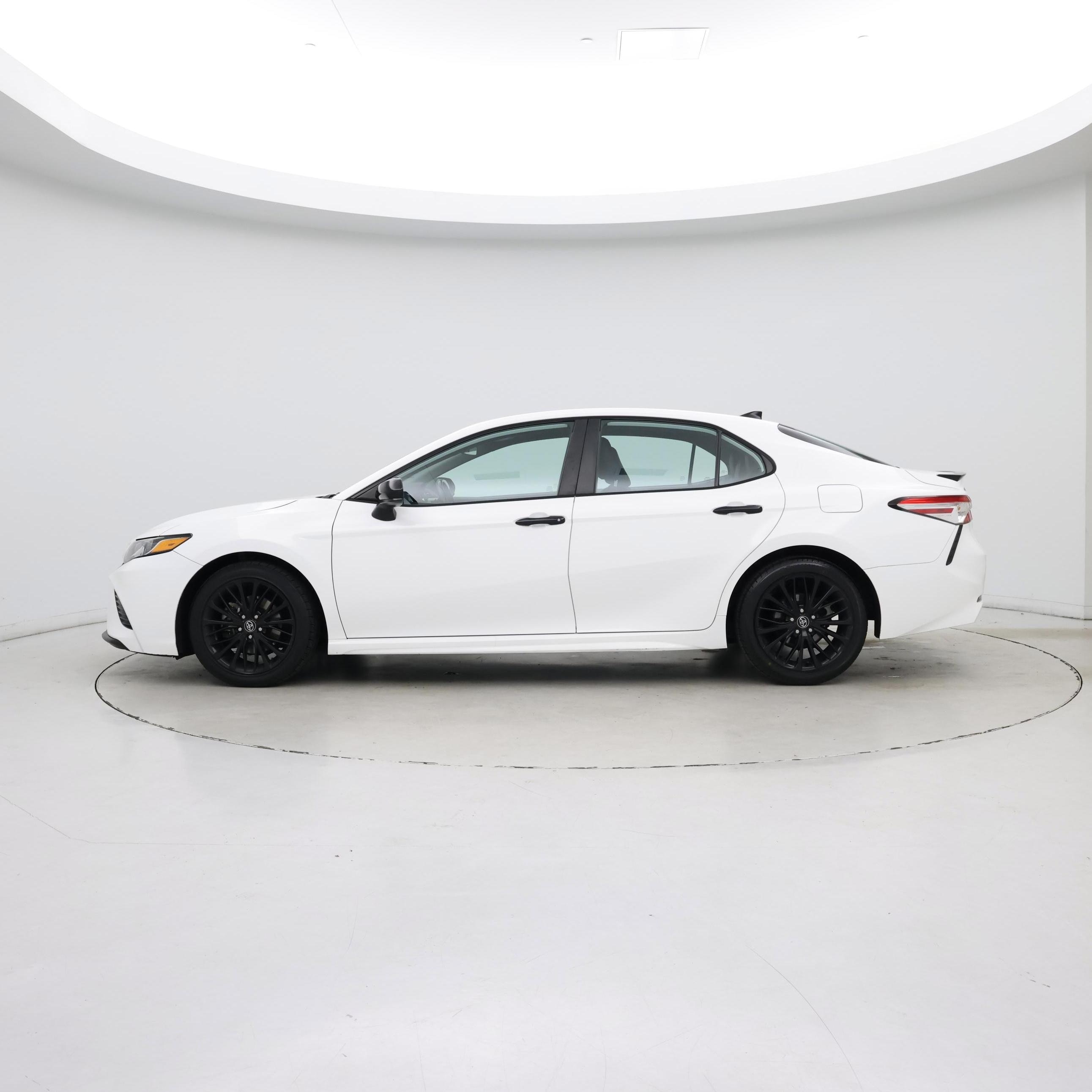 Thumbnail: 2020 Toyota Camry - 3