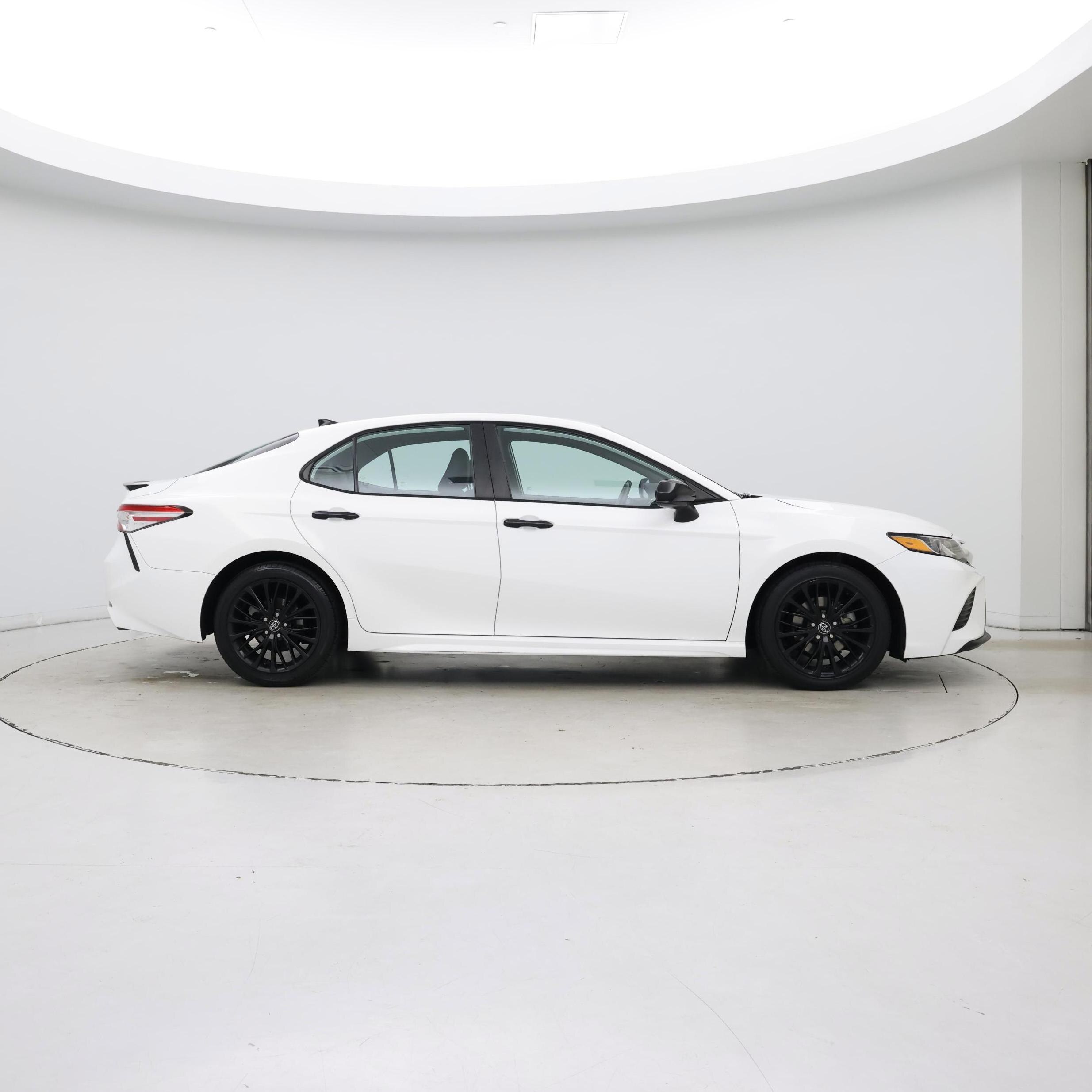 Thumbnail: 2020 Toyota Camry - 7