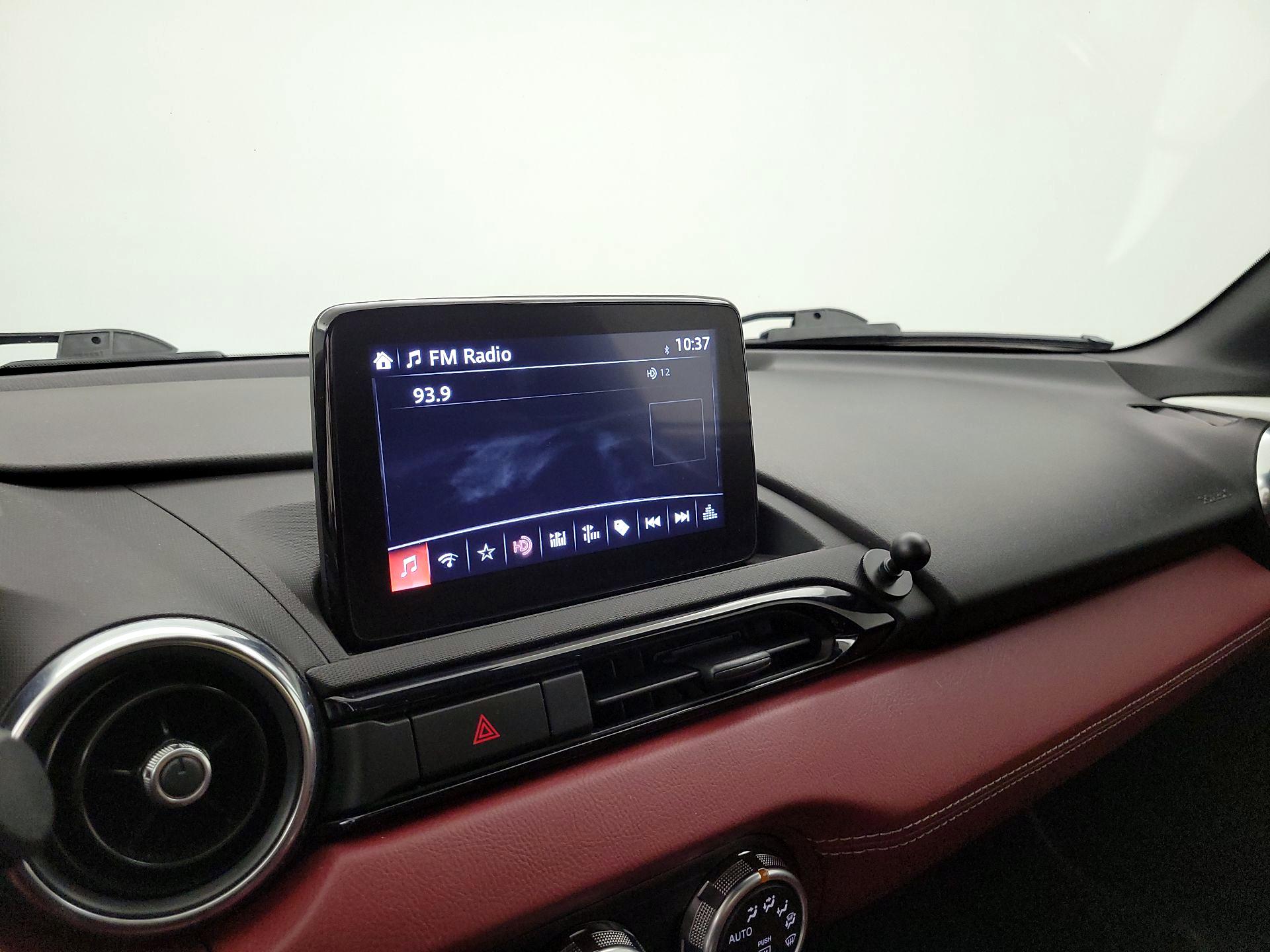 Thumbnail: 2020 Mazda MX-5 Miata - 15