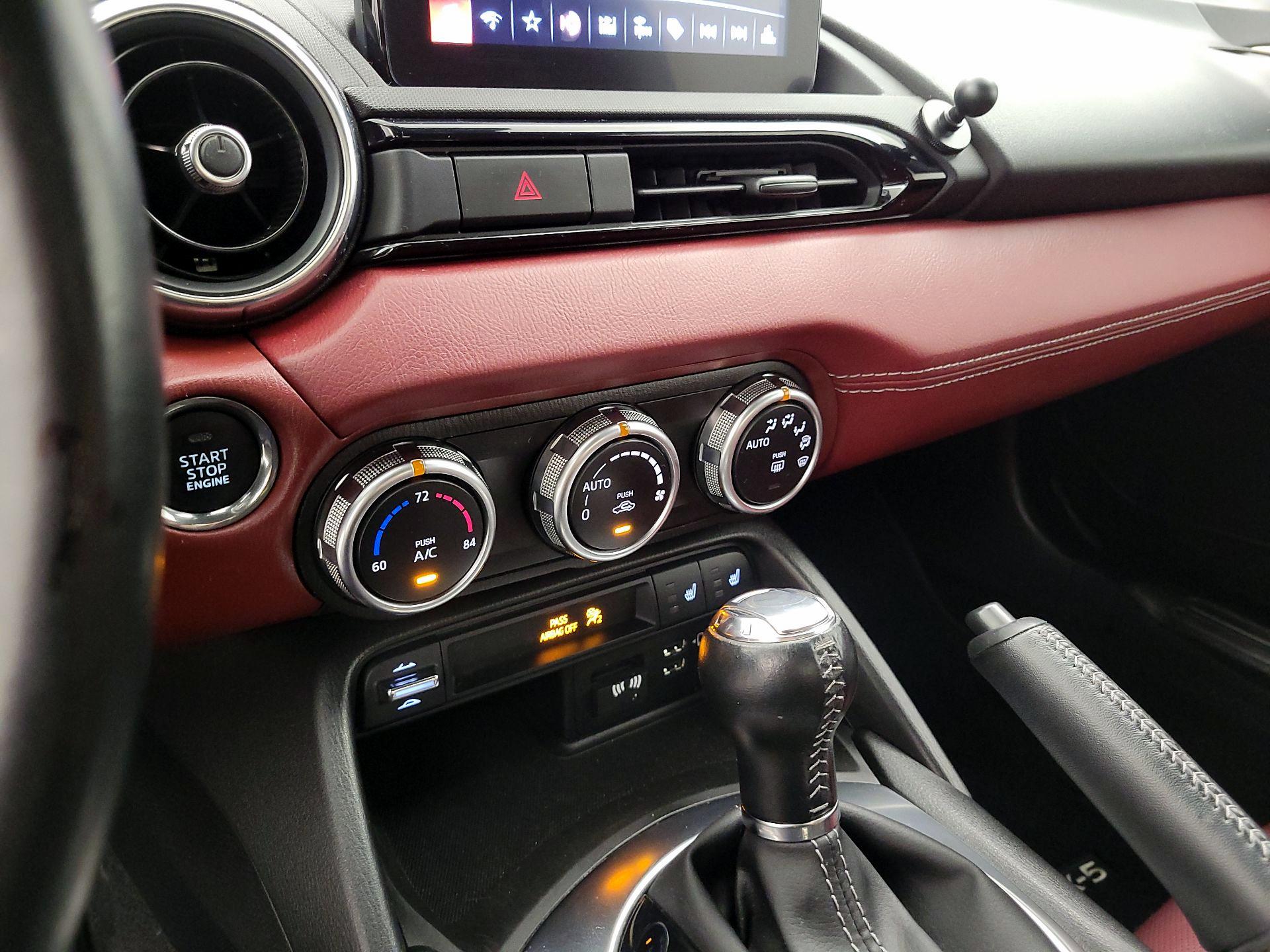 Thumbnail: 2020 Mazda MX-5 Miata - 16