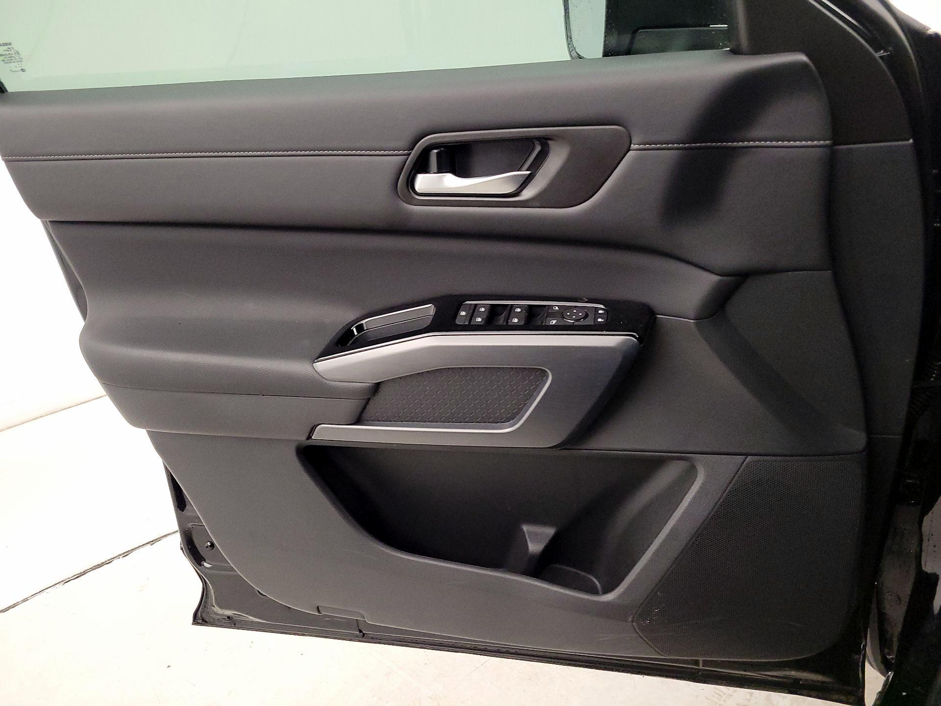 Thumbnail: 2025 Nissan Pathfinder - 12