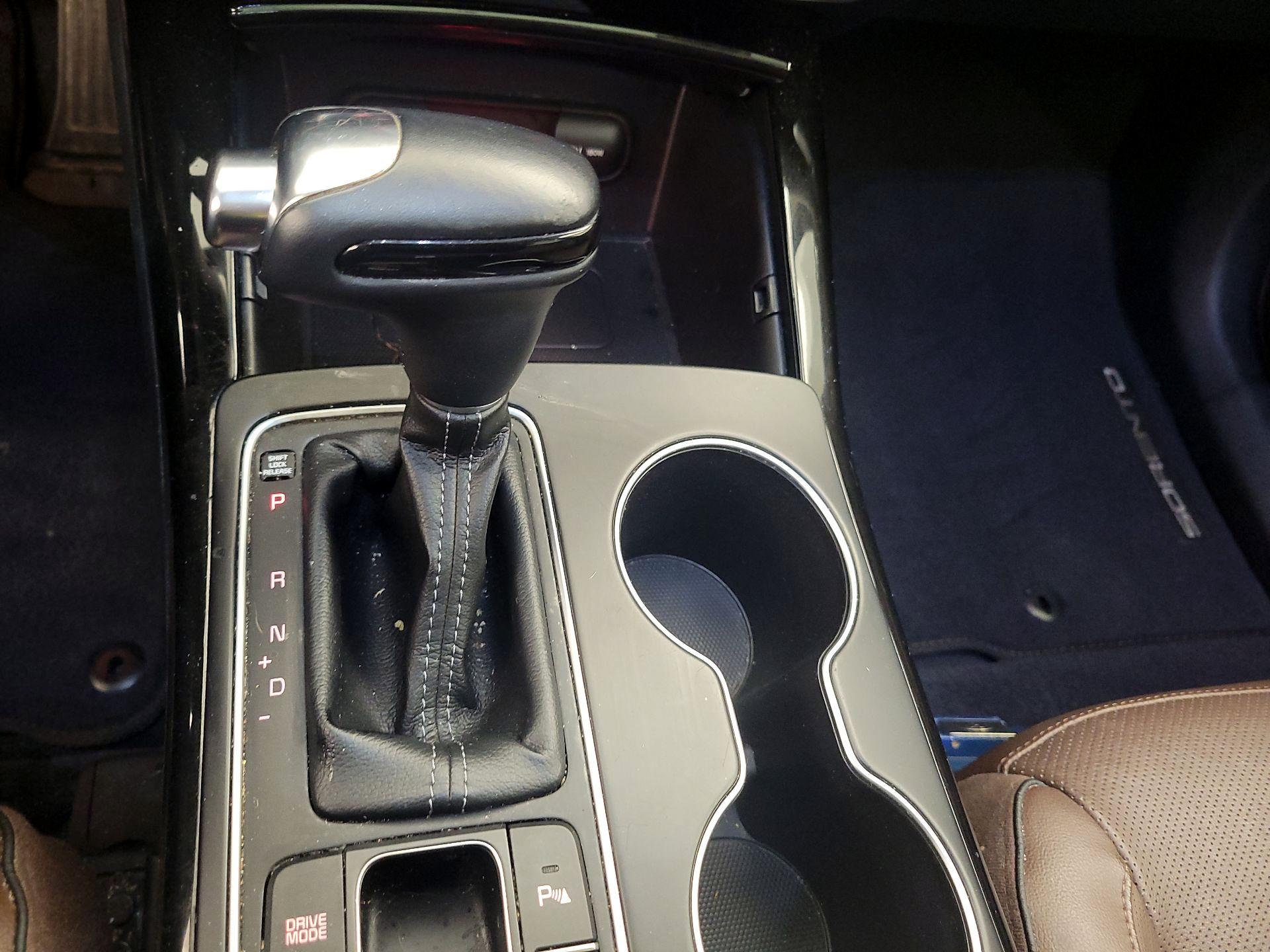 Thumbnail: 2019 Kia Sorento - 18