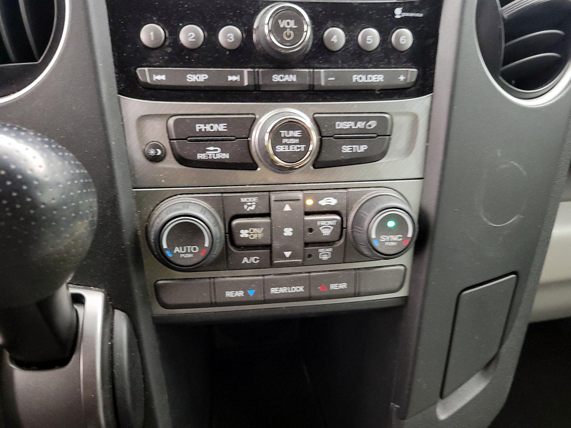 Thumbnail: 2015 Honda Pilot - 16