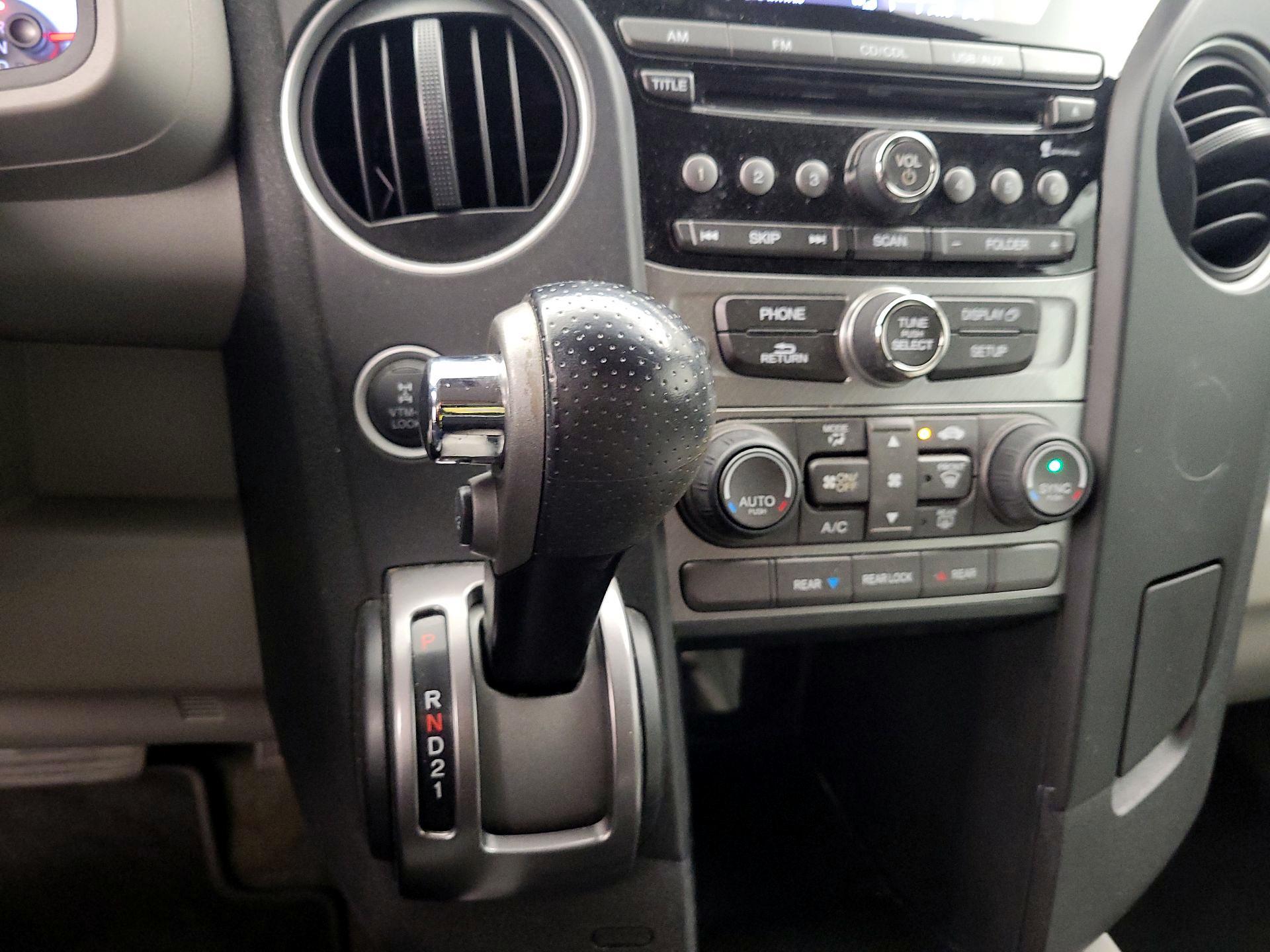 Thumbnail: 2015 Honda Pilot - 17