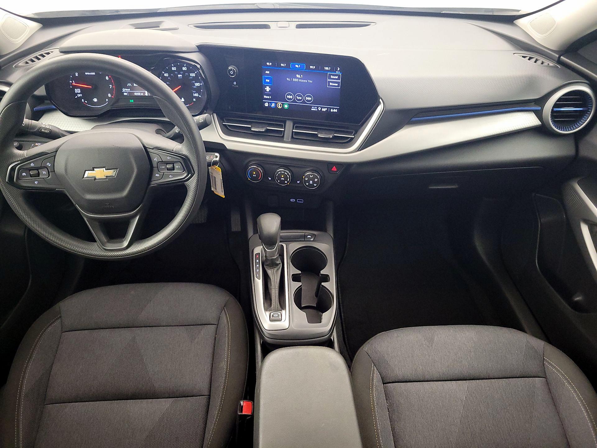 Thumbnail: 2024 Chevrolet Trax - 9