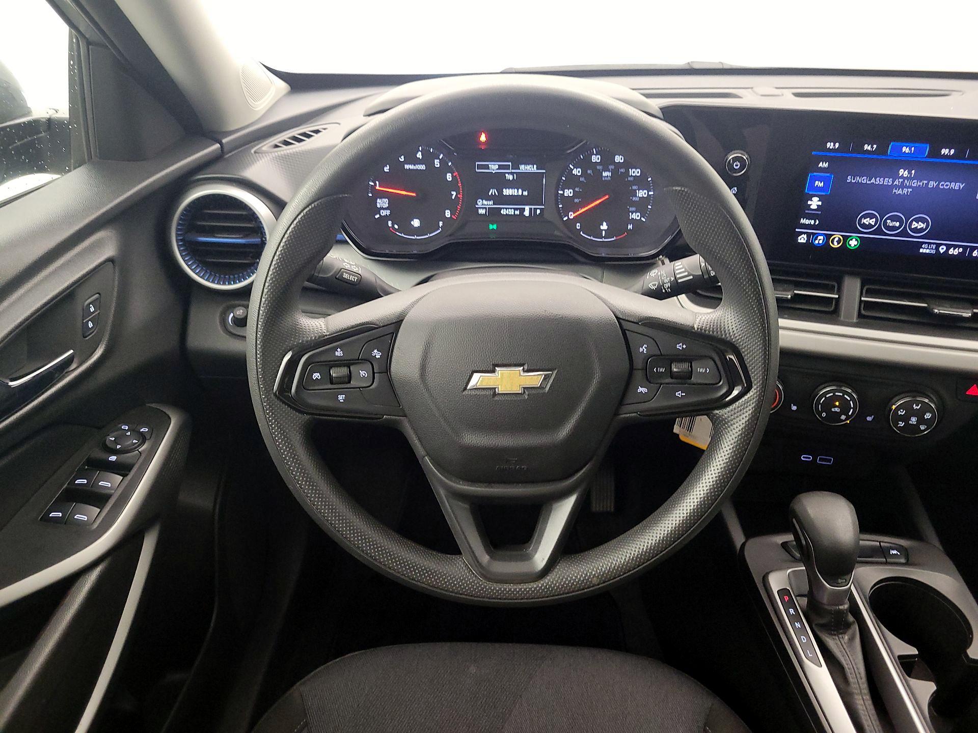 Thumbnail: 2024 Chevrolet Trax - 10