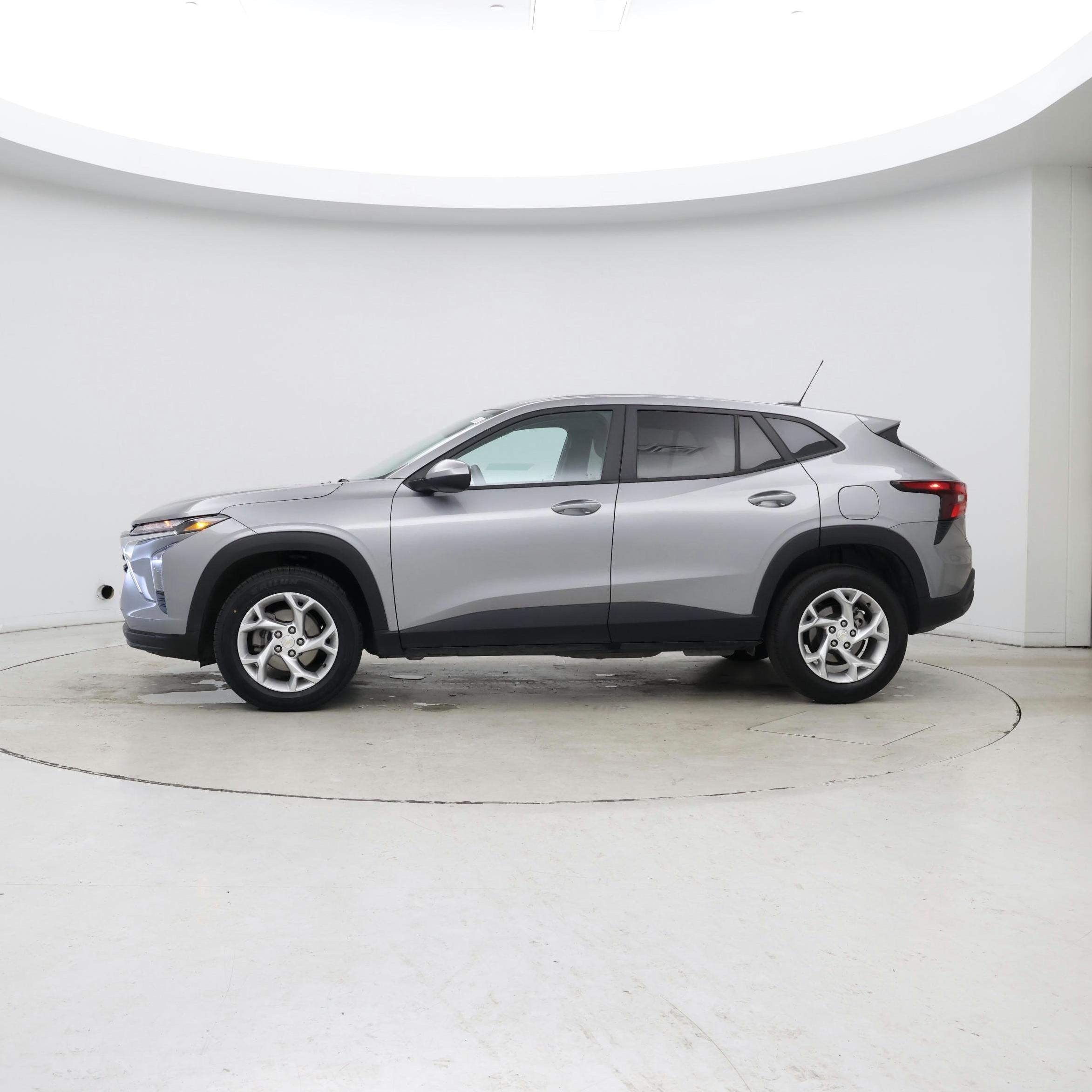 Thumbnail: 2024 Chevrolet Trax - 3