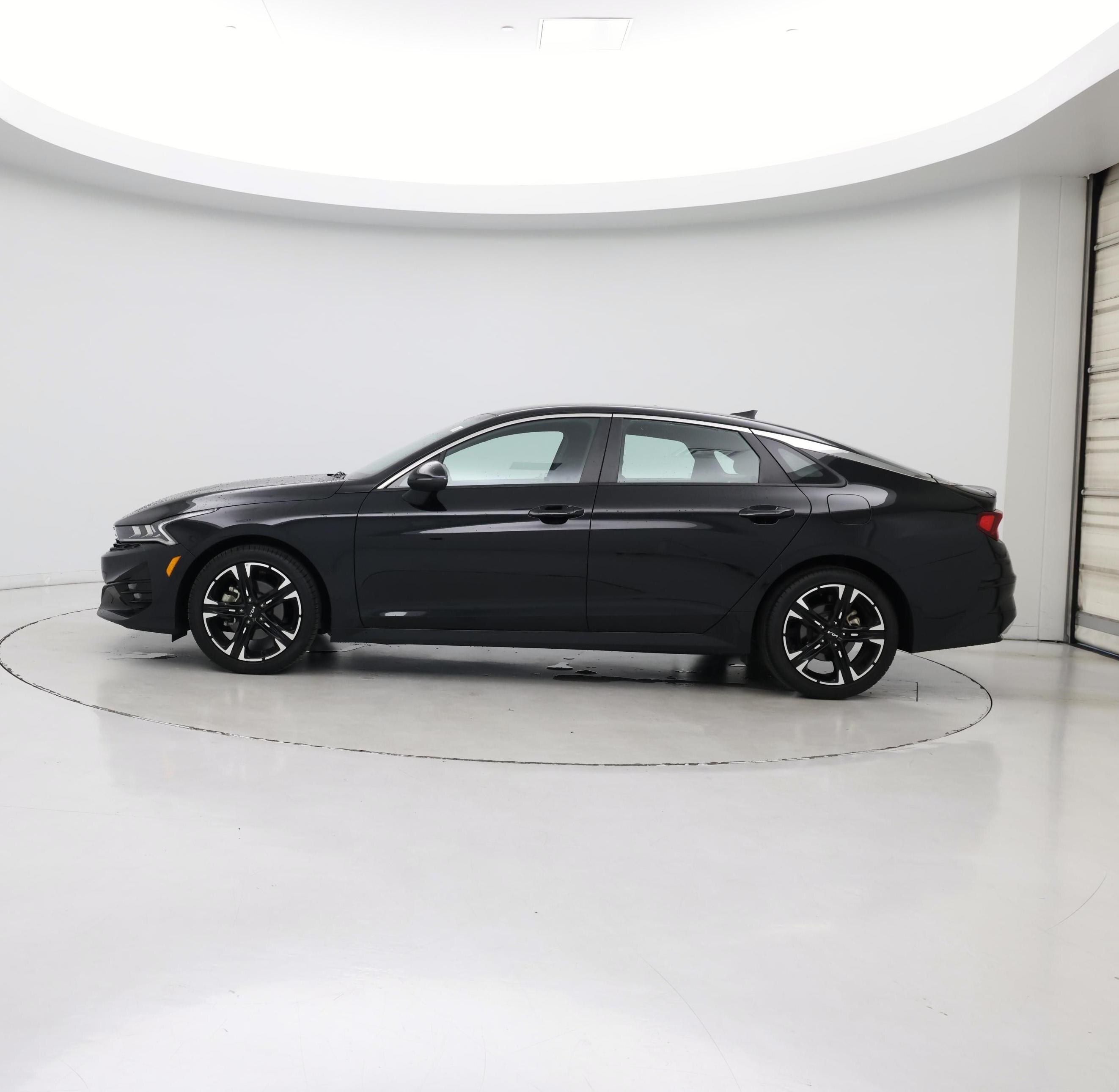 Thumbnail: 2023 Kia K5 - 3