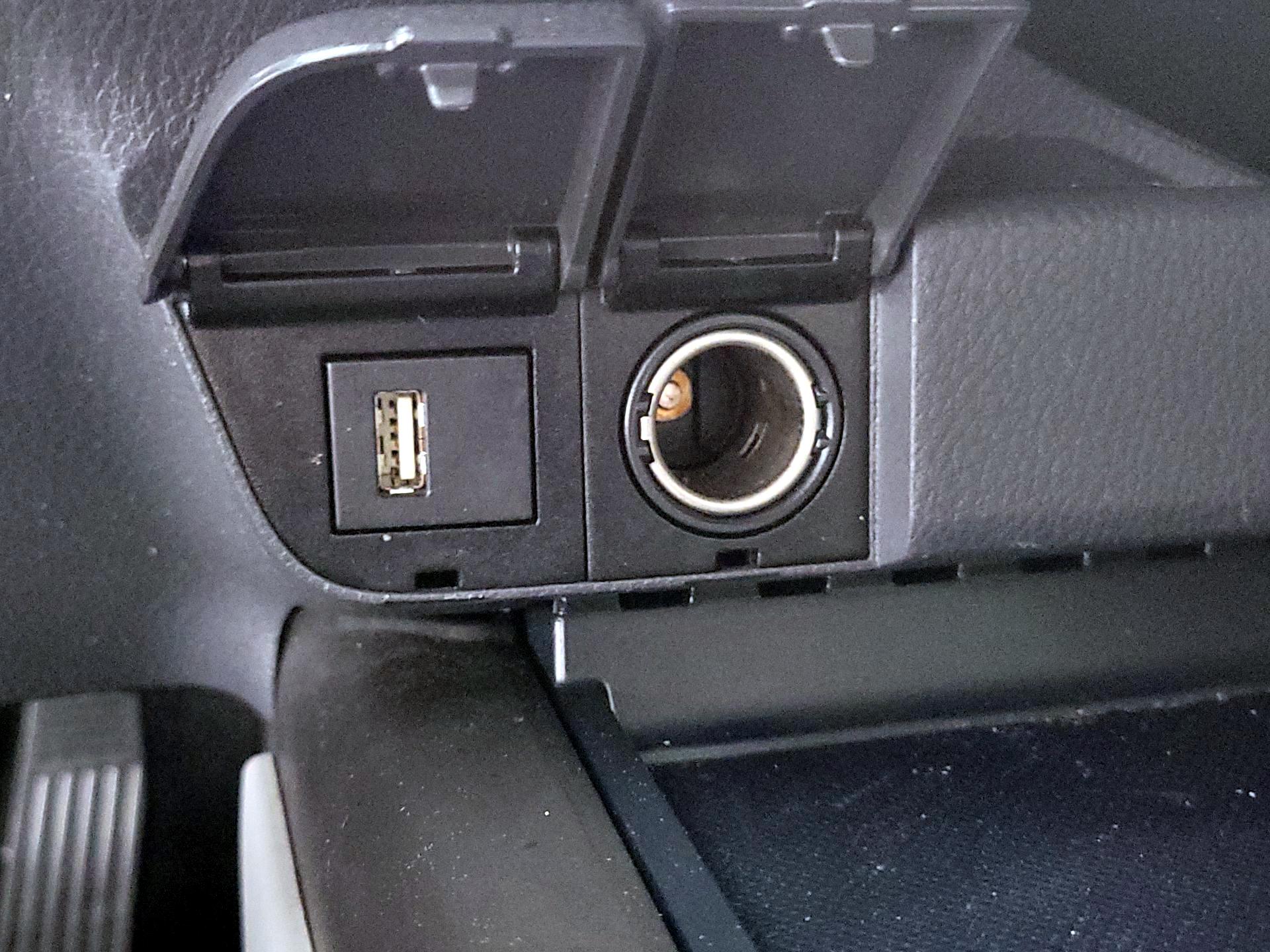 Thumbnail: 2023 Toyota Camry - 18