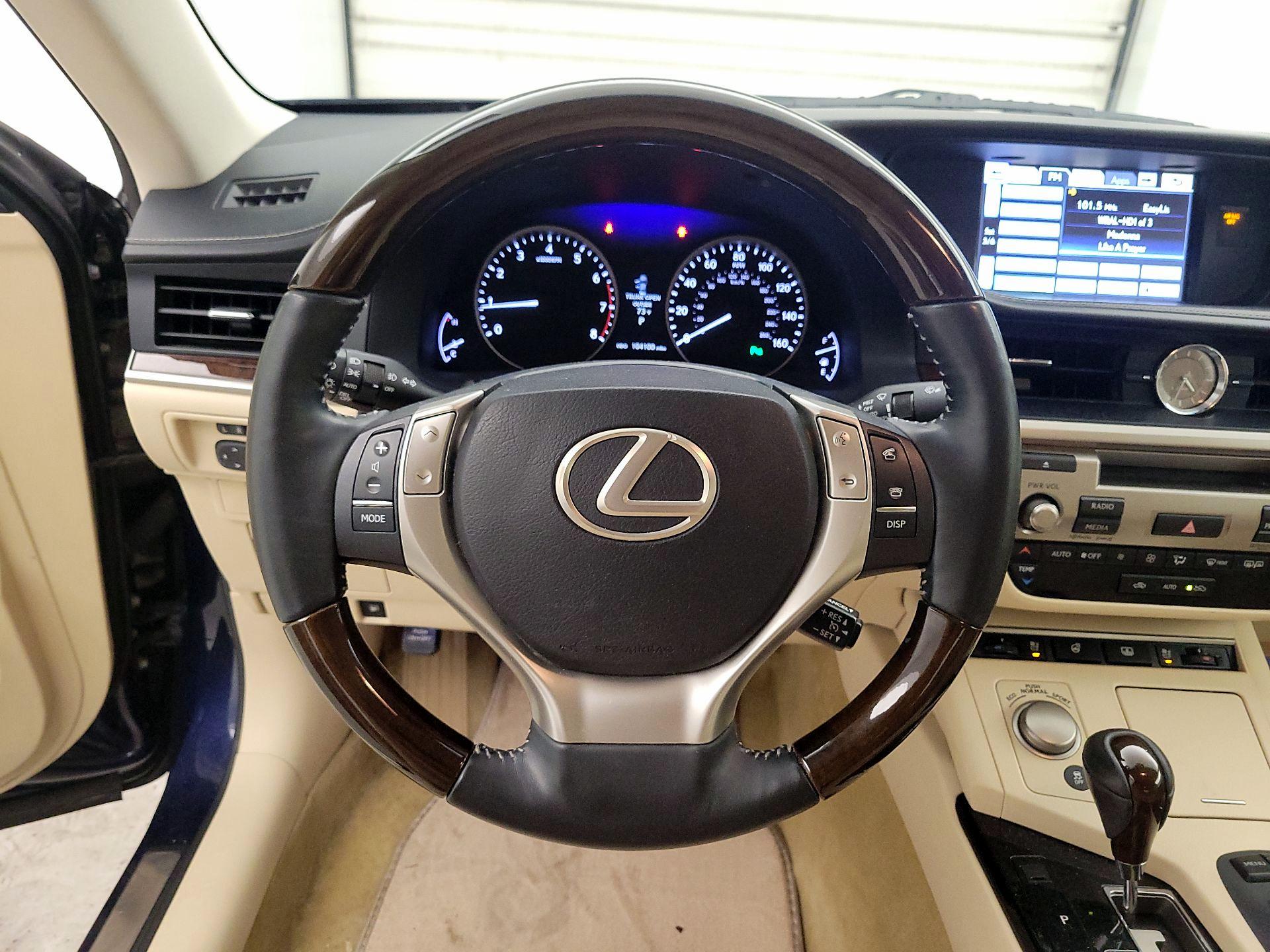 Thumbnail: 2014 Lexus ES - 10