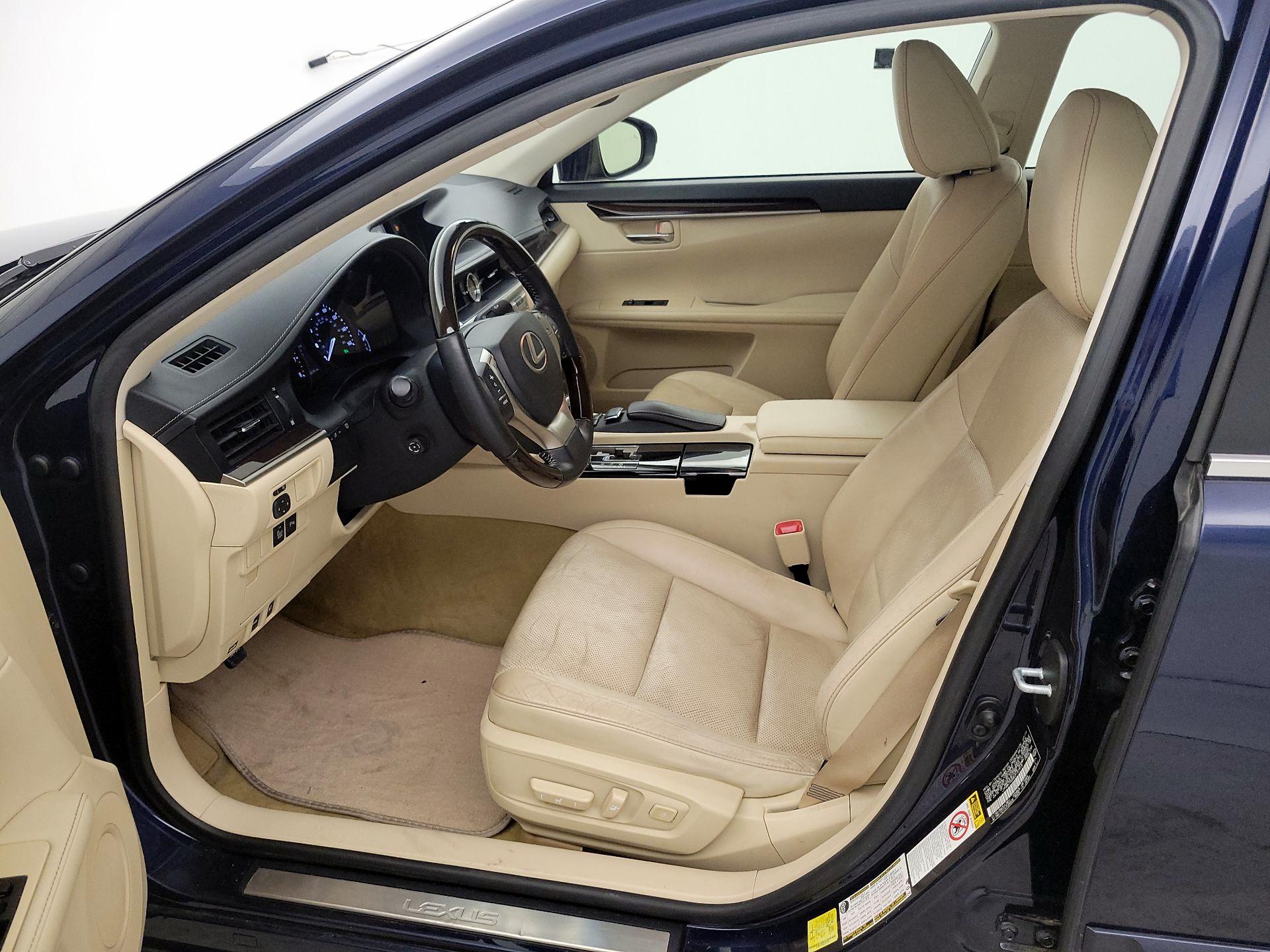 Thumbnail: 2014 Lexus ES - 11