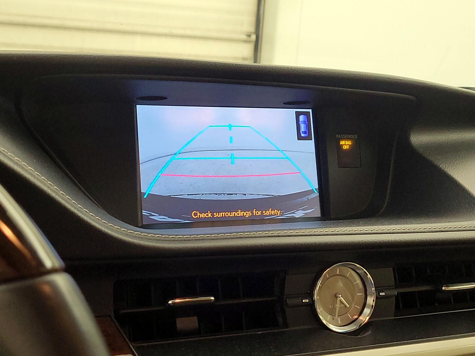 Thumbnail: 2014 Lexus ES - 14