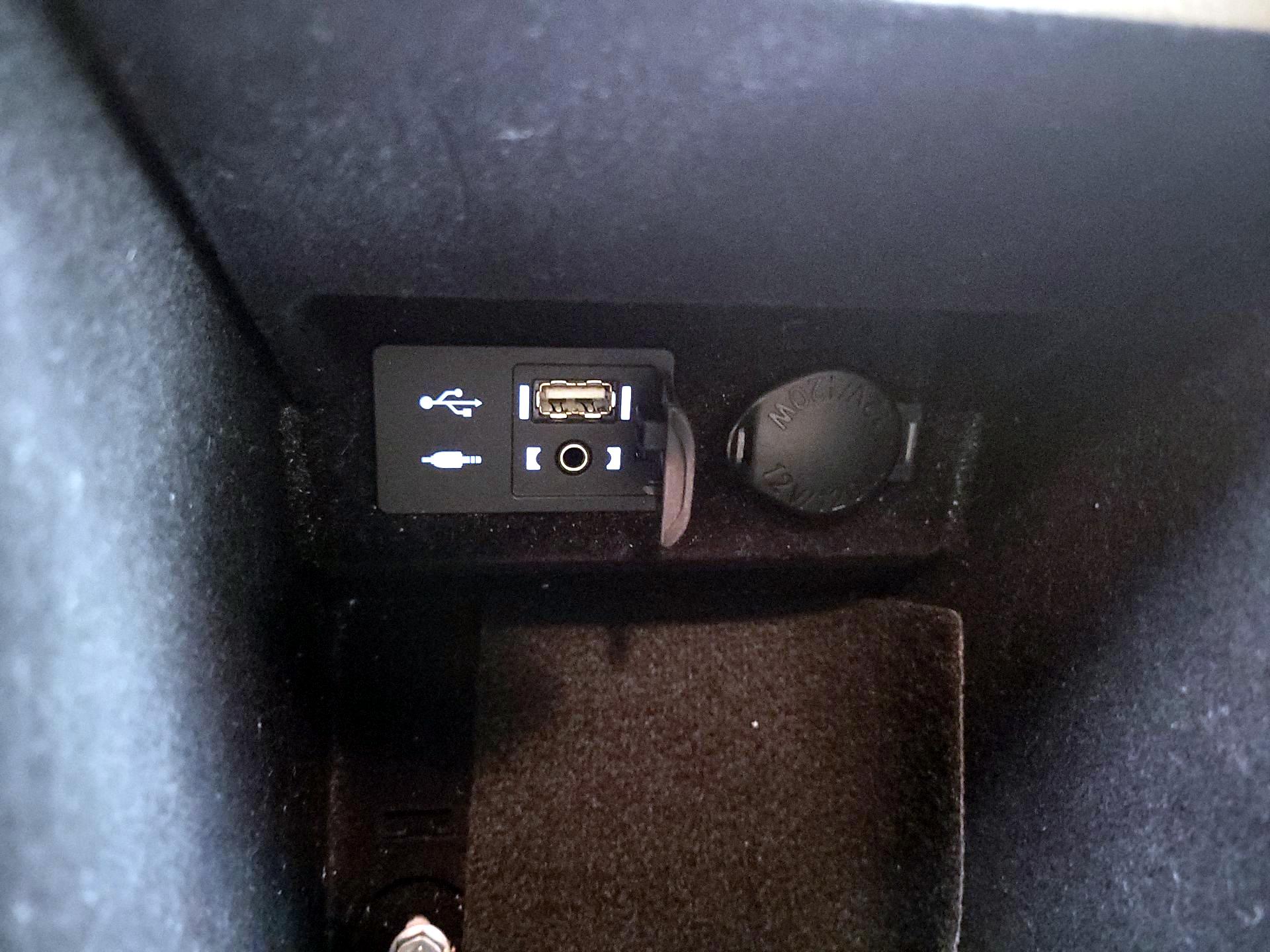 Thumbnail: 2014 Lexus ES - 18