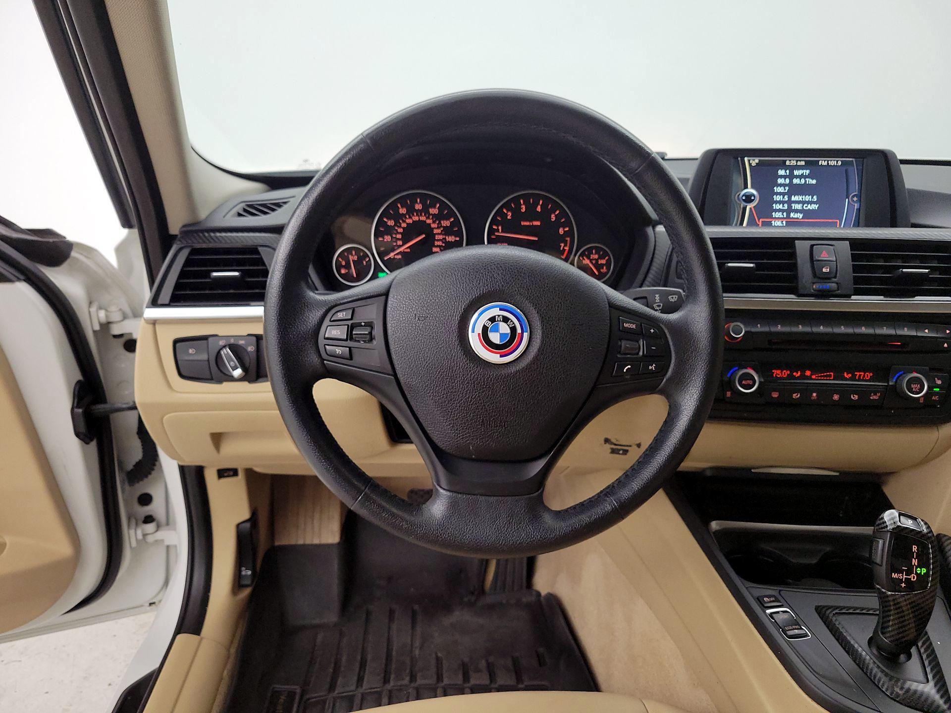 Thumbnail: 2014 BMW 3 Series - 10