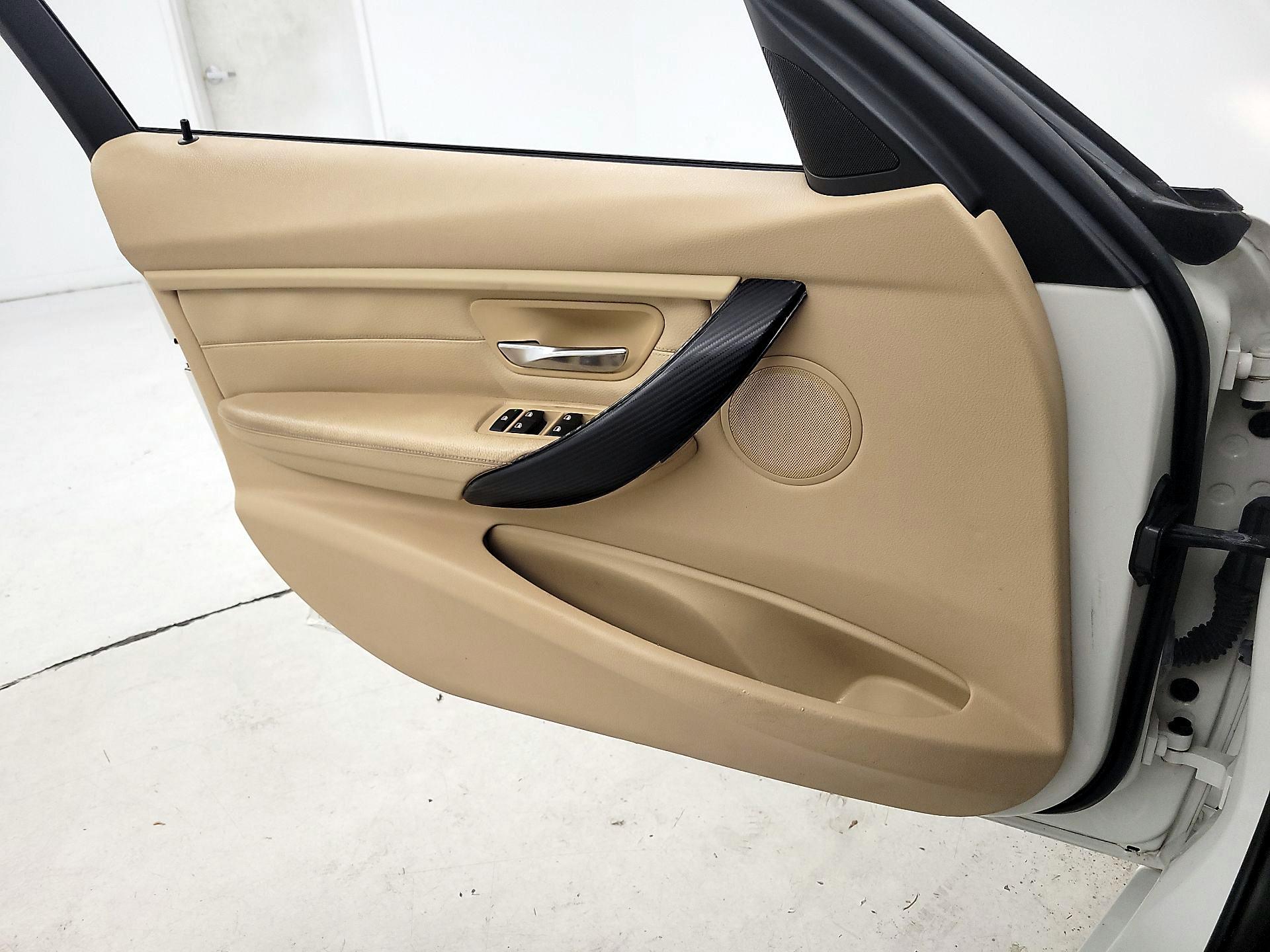 Thumbnail: 2014 BMW 3 Series - 12