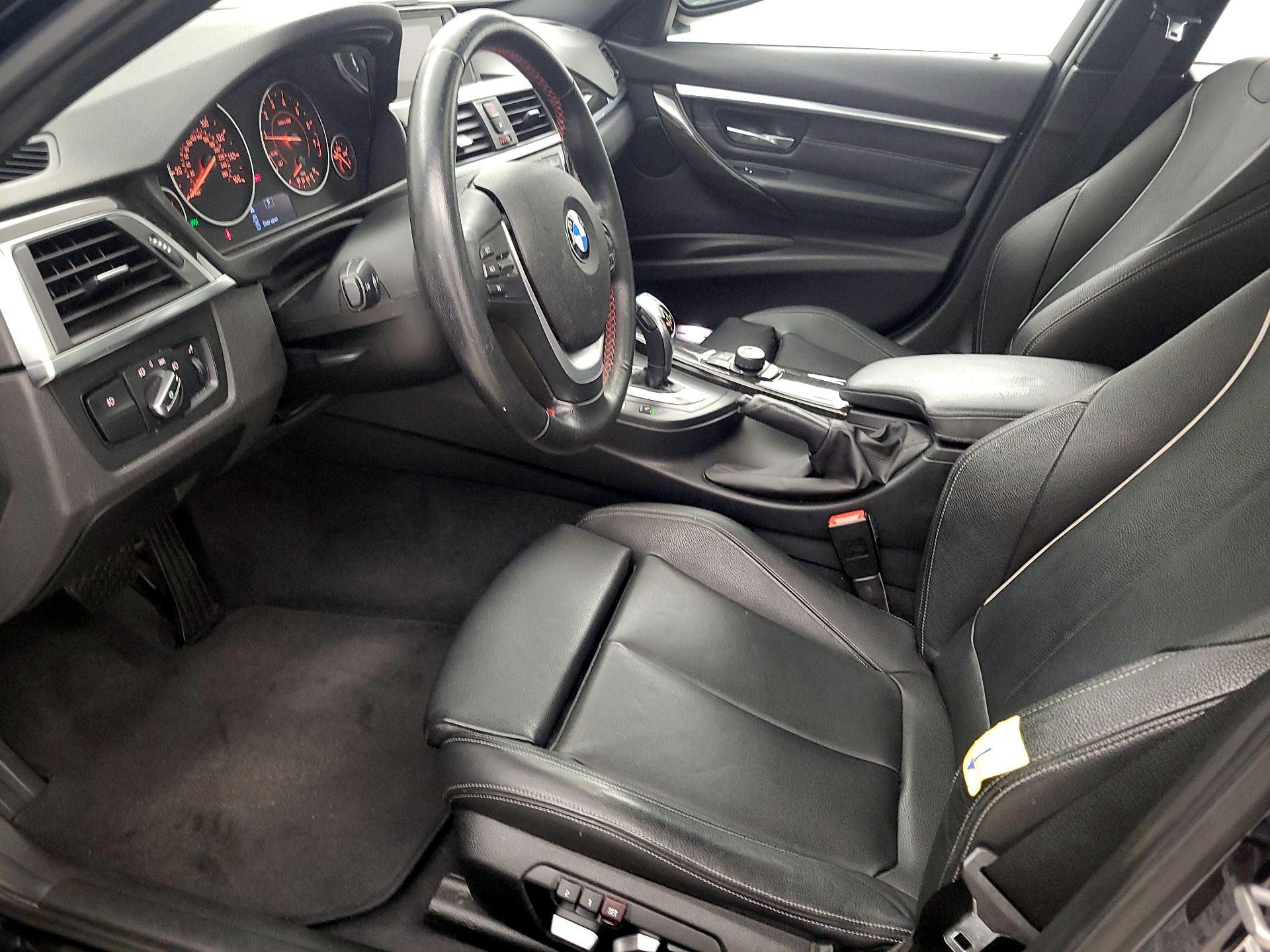 Thumbnail: 2016 BMW 3 Series - 11