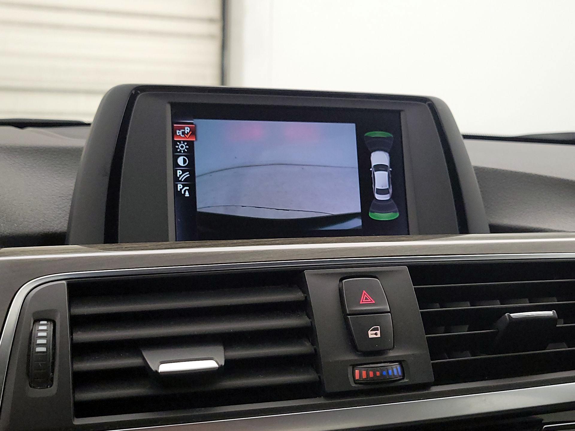 Thumbnail: 2016 BMW 3 Series - 14