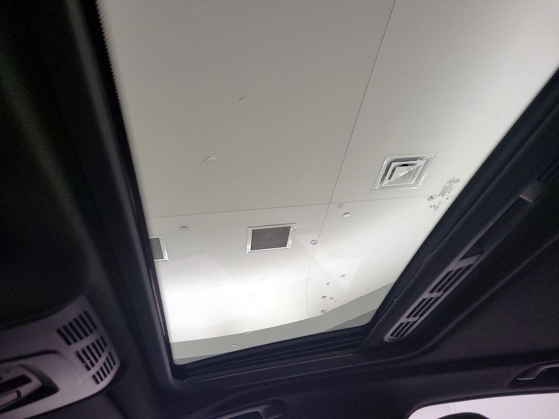 Thumbnail: 2016 BMW 3 Series - 19