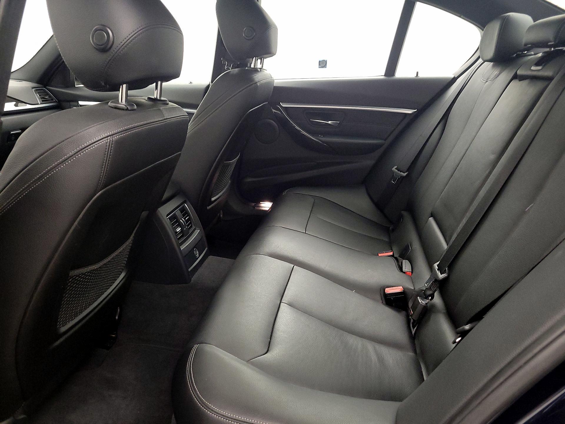 Thumbnail: 2016 BMW 3 Series - 20