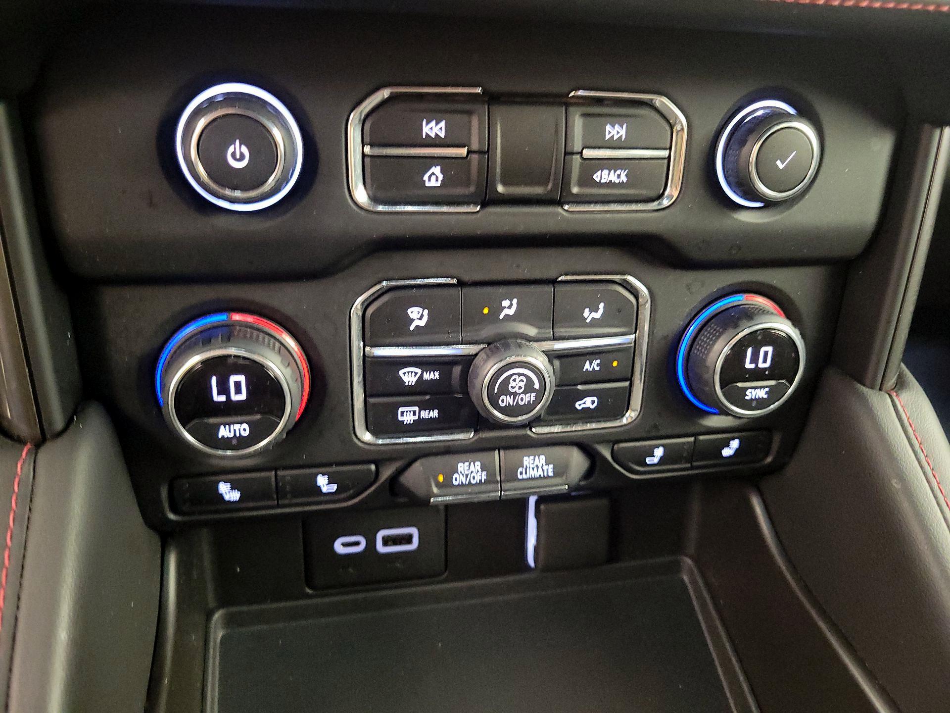 Thumbnail: 2021 Chevrolet Tahoe - 16