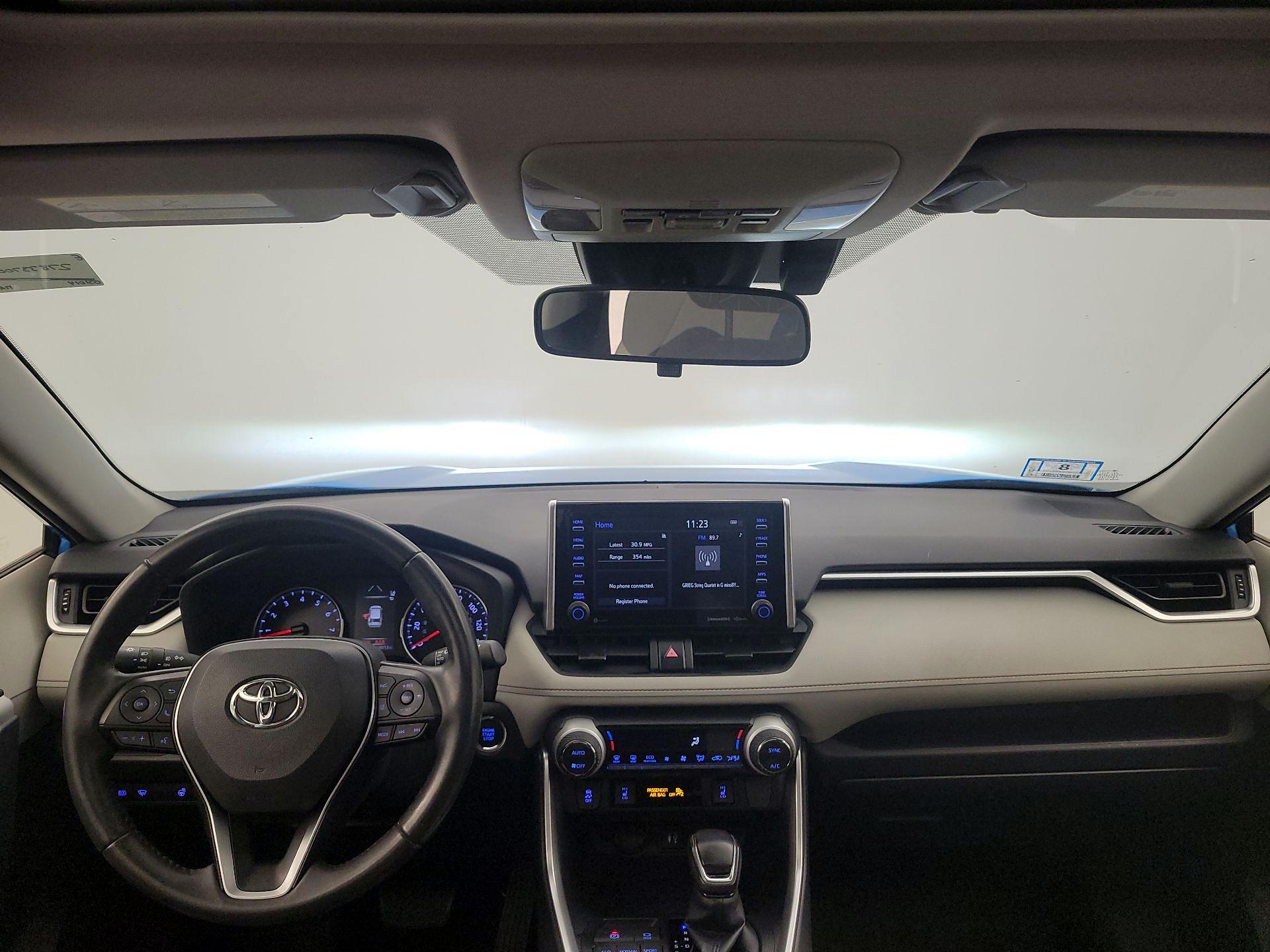 Thumbnail: 2019 Toyota RAV4 - 9