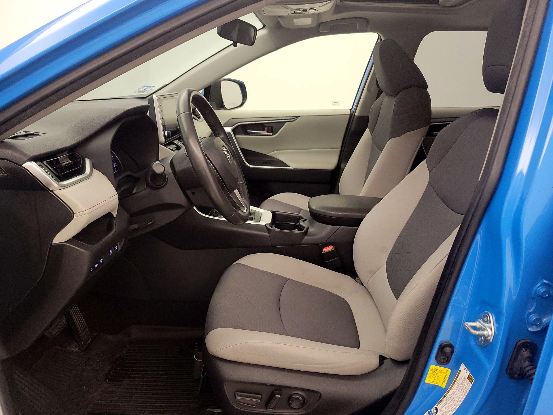 Thumbnail: 2019 Toyota RAV4 - 11