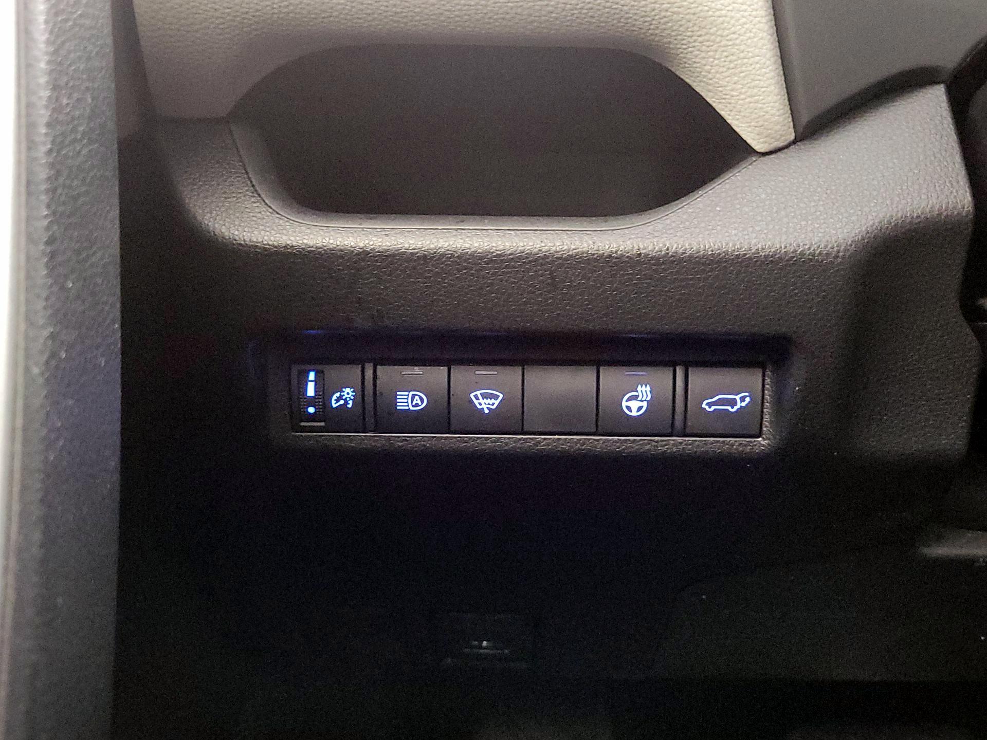 Thumbnail: 2019 Toyota RAV4 - 13